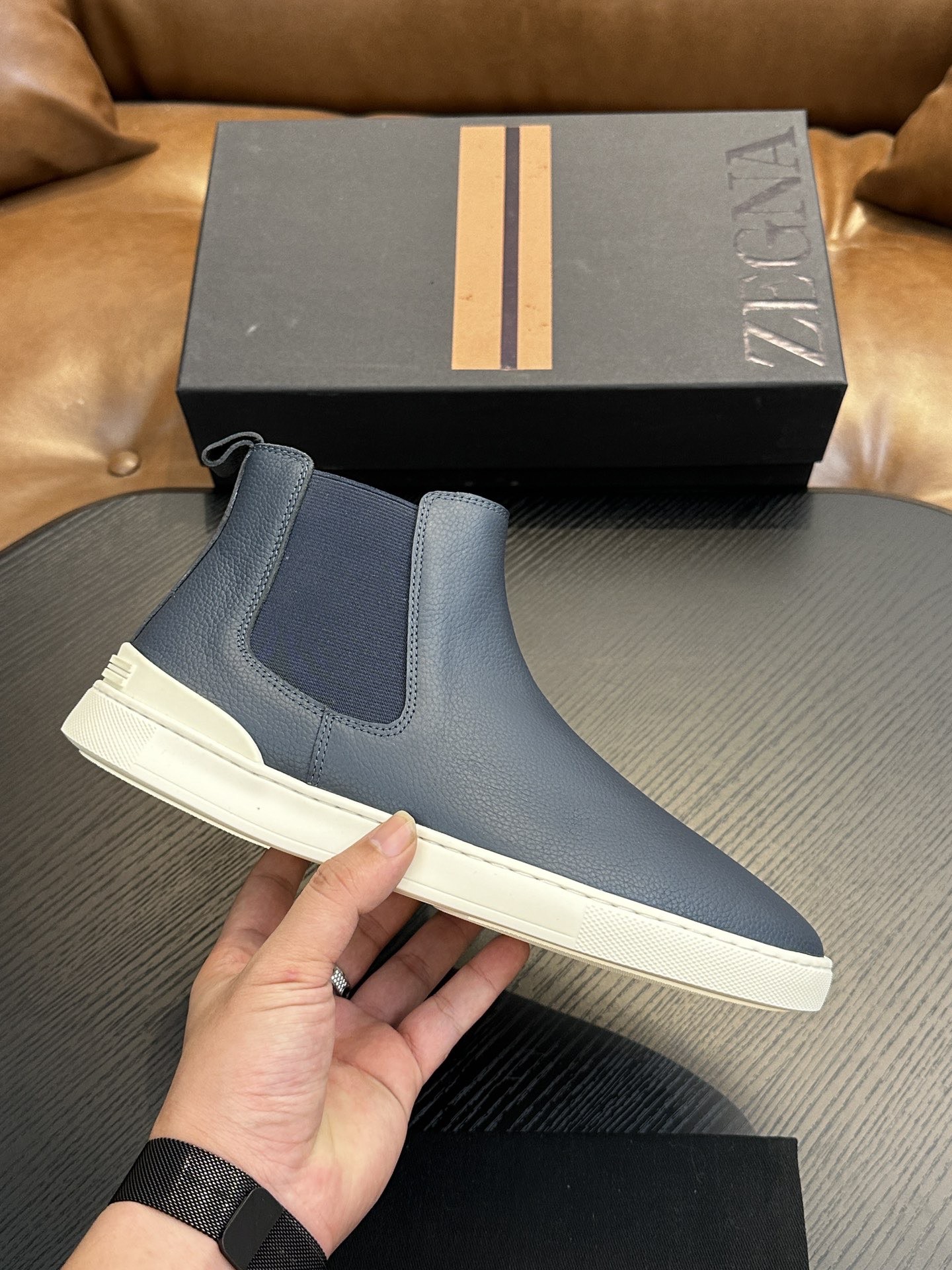 NO:541944,Price: (can be made of velvet) High-end quality Product trademark Jenny*'Jenia*' high-top boots Positive code: 38-46 (can be customized 47) Product material upper imported cowhide, comfortable cowhide inner lining, original outsole. Number 846, zegna, boots, cowhide19860909售 价:  (可做绒里）高端品质 商品商标杰尼*「杰尼亚*」高帮靴子 正码码数: 38-46(可订做47) 商品材料鞋面进口牛皮,舒适牛皮内里,原版大底. 编 号846,,zegna,boots,cowhide,Men's shoes