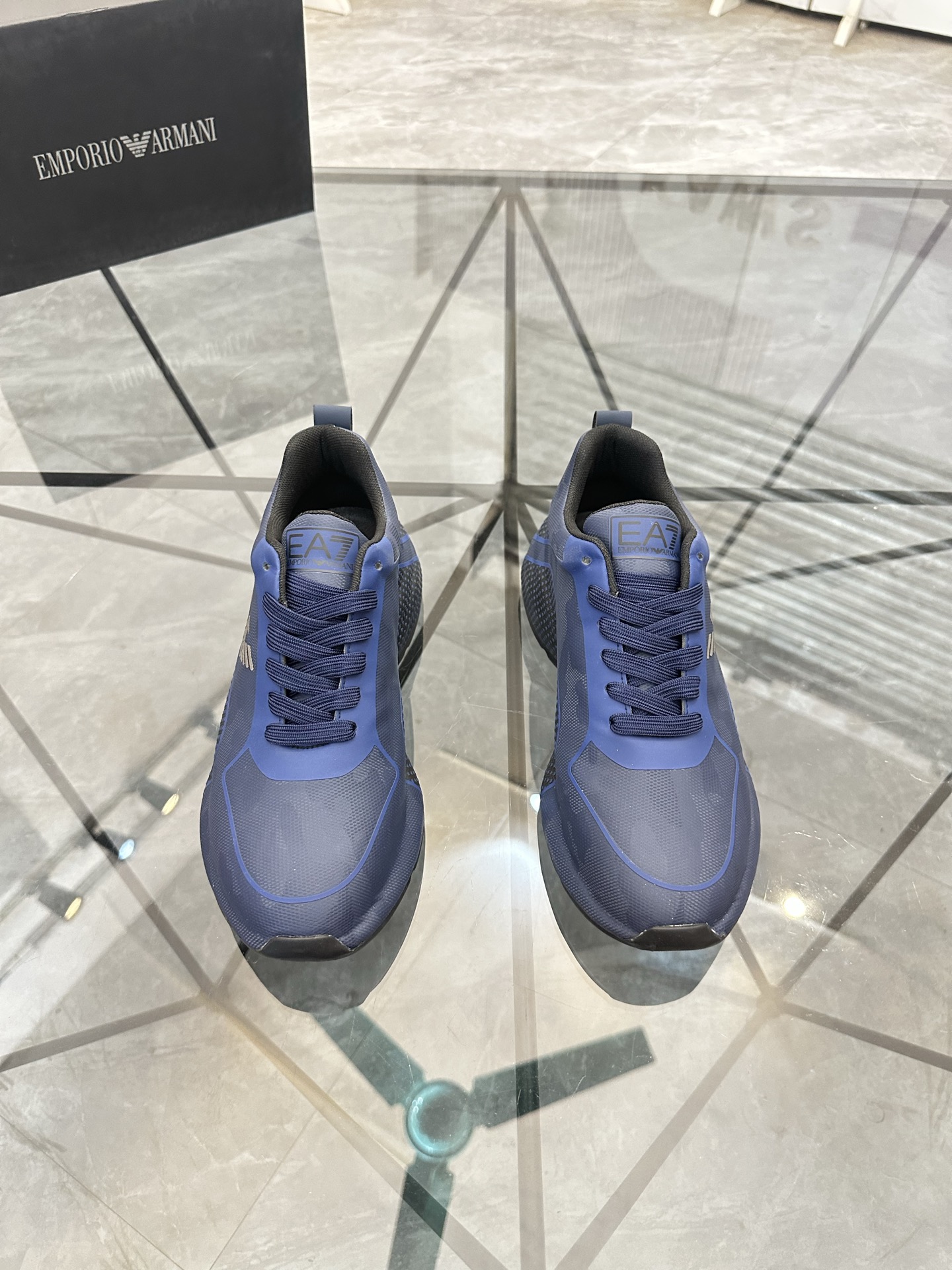 NO:779494,Price: Product trademark Armani * 'Armani*' low-cut casual shoes. Regular size: 38-44 (can be customized to 45.46). Product material upper counter original material, breathable lining, original outsole. No. 375, armani, armani19860909售 价:  商品商标 Armani *「阿玛尼*」低帮休闲鞋 正码码数:38-44(可订做45.46) 商品材料鞋面专柜原版材料,透气内里,原版大底. 编 号375,,armani,armani,Men's shoes