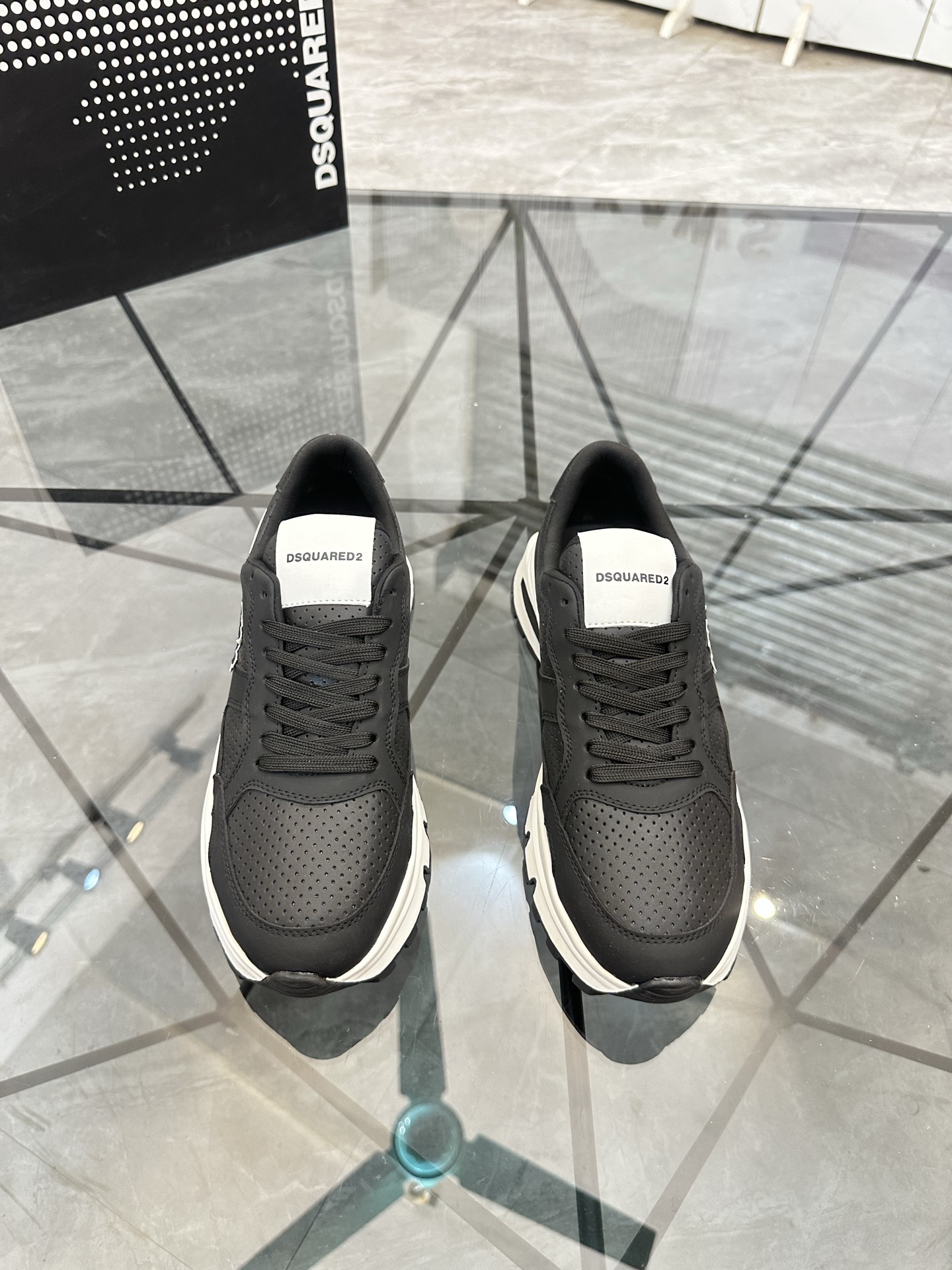 NO:832767,Price: Product trademark DG* 'Dolce & Gabbana*' low-cut casual shoes. Regular size: 38-45 (can be customized to 46) Product material upper imported cowhide, breathable lining, original outsole. No. 803, Dolce&Gabbana, cowhide19860909售 价:   商品商标DG*「杜嘉班纳*」低帮休闲鞋 正码码数: 38-45(可订做46) 商品材料鞋面进口牛皮,透气内里,原版大底. 编 号803,,Dolce&Gabbana,cowhide,Men's shoes