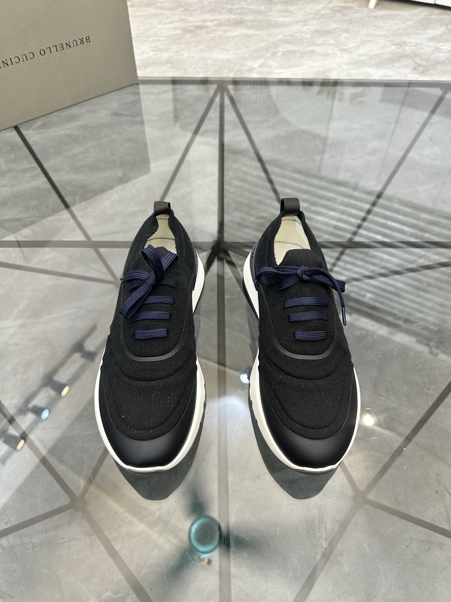 NO:854186,Price: Top quality product trademark Brunello* 'Brunello Cucinelli*' low-cut casual shoes. Regular size: 39-45 (can be customized 38.46) BC product material upper imported original fly weave, breathable lining, original outsole. No. B300, brunello cucinelli19860909售 价:  顶级品质 商品商标Brunello*「布鲁奈罗库奇内利*」低帮休闲鞋 正码码数: 39-45(可订做38.46)BC 商品材料鞋面进口原版飞织,透气内里,原版大底. 编 号B300,,brunello cucinelli,Men's shoes