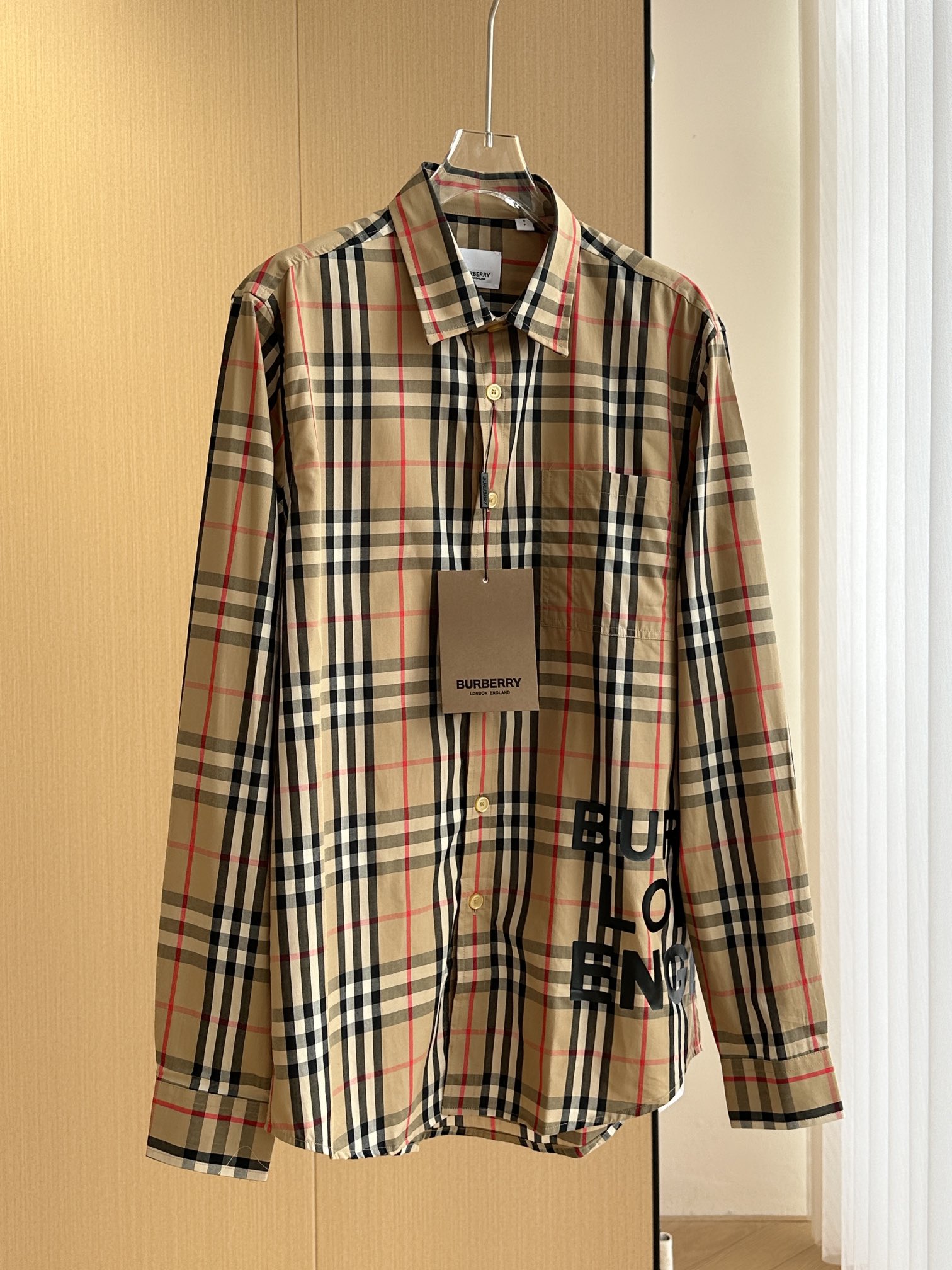 Burberry/巴宝莉格纹印花棉府绸衬衫时尚界的常青款Vintage格纹棉质衬衫马上到！BUR粉闭眼入