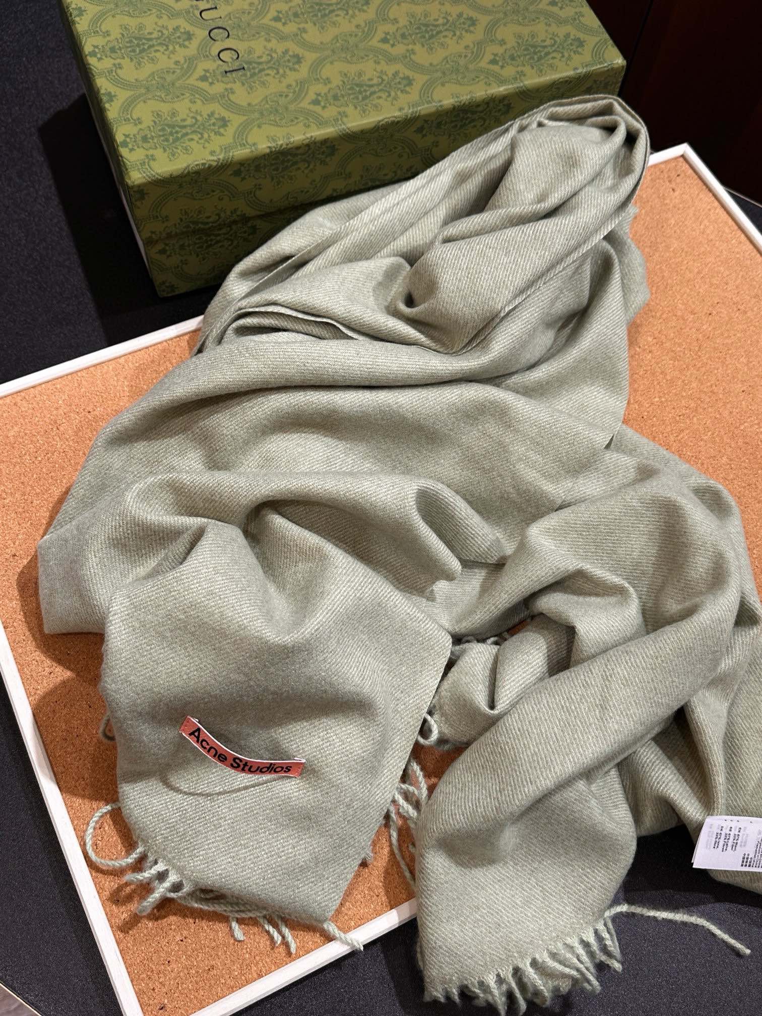 A vibrant Autumn/Winter scarf featuring a bright palette designed to - Comprehensive 2