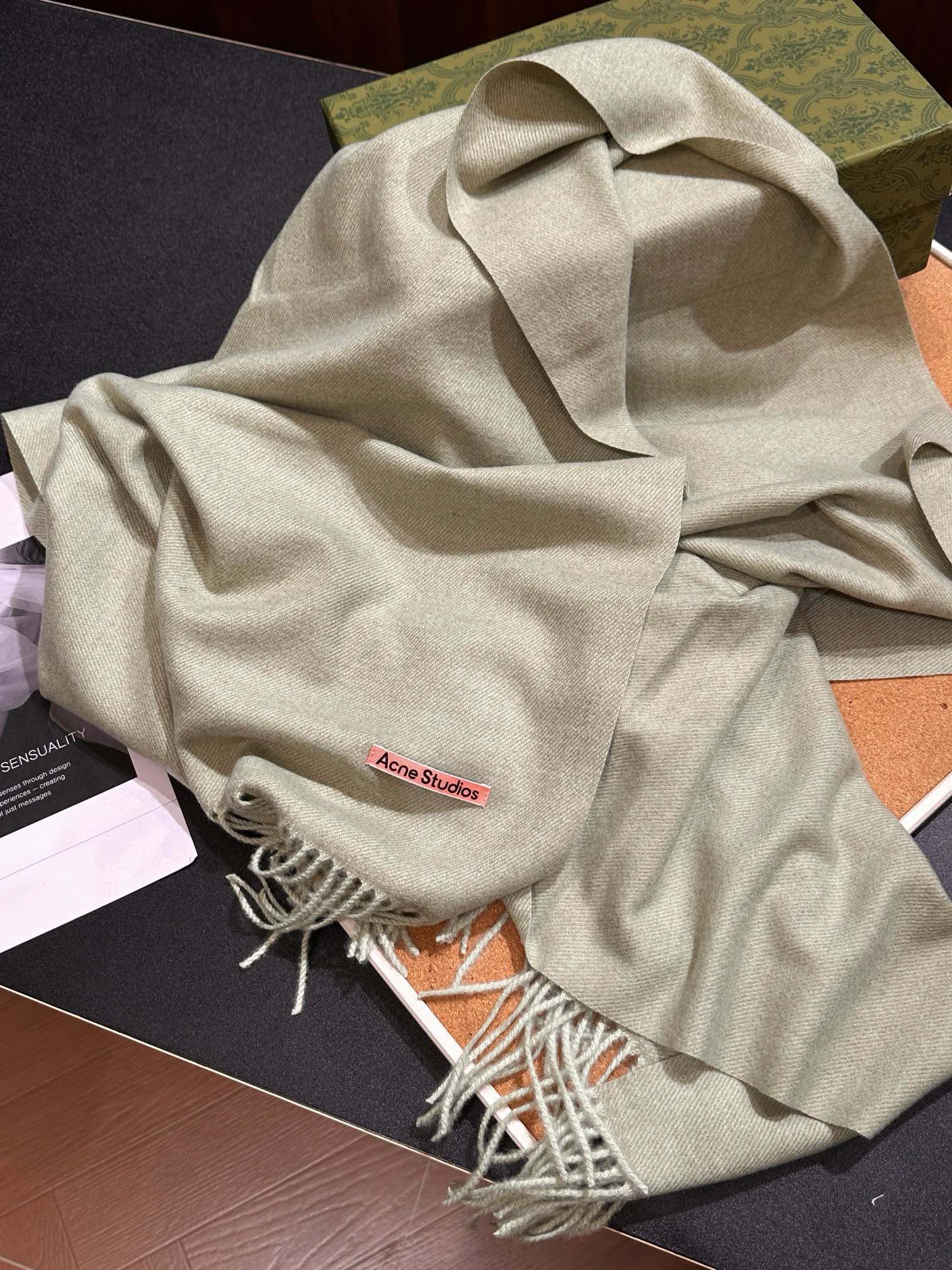 A vibrant Autumn/Winter scarf featuring a bright palette designed to - Comprehensive 3
