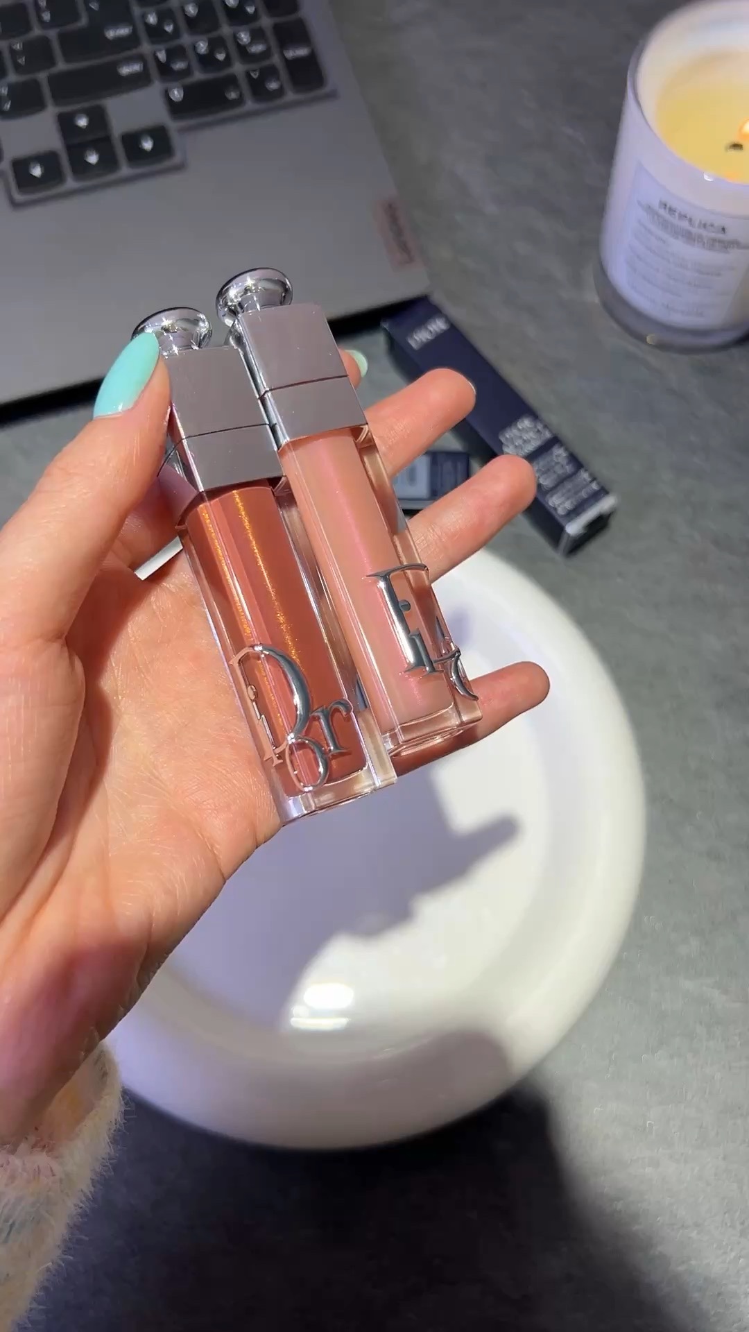 Features a clear, transparent bottle design detailed with a three-dimens - Comprehensive