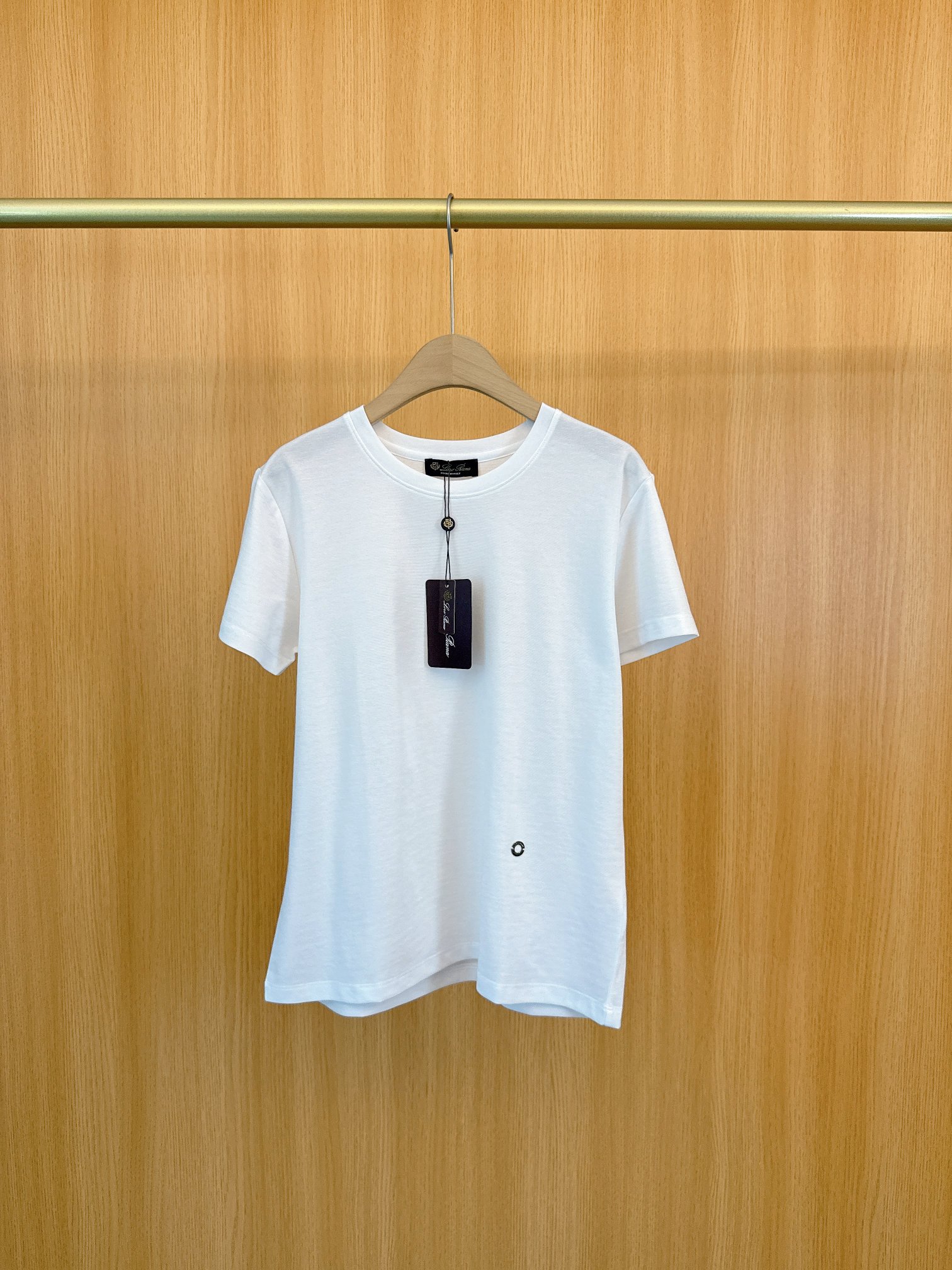 Luxurious Spring Women’s Clothes by Loro Piana @2025: High-end Quality with Unique Packaging - 图片 1