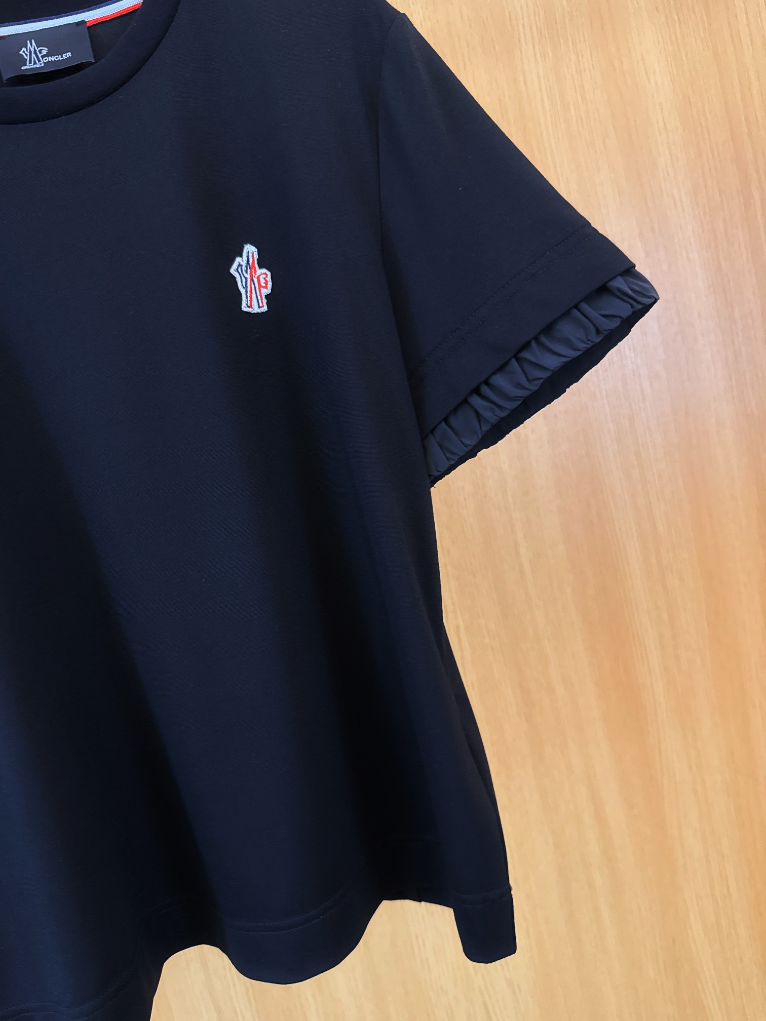 2025 Moncler Exclusive Women’s Cotton T-shirt with Reflective Elements - 图片 8