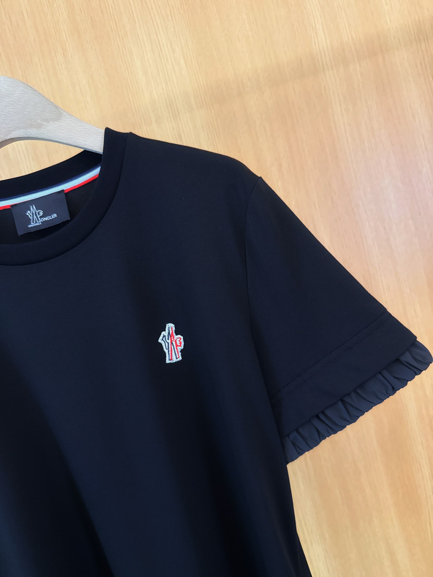 2025 Moncler Exclusive Women’s Cotton T-shirt with Reflective Elements - 图片 7