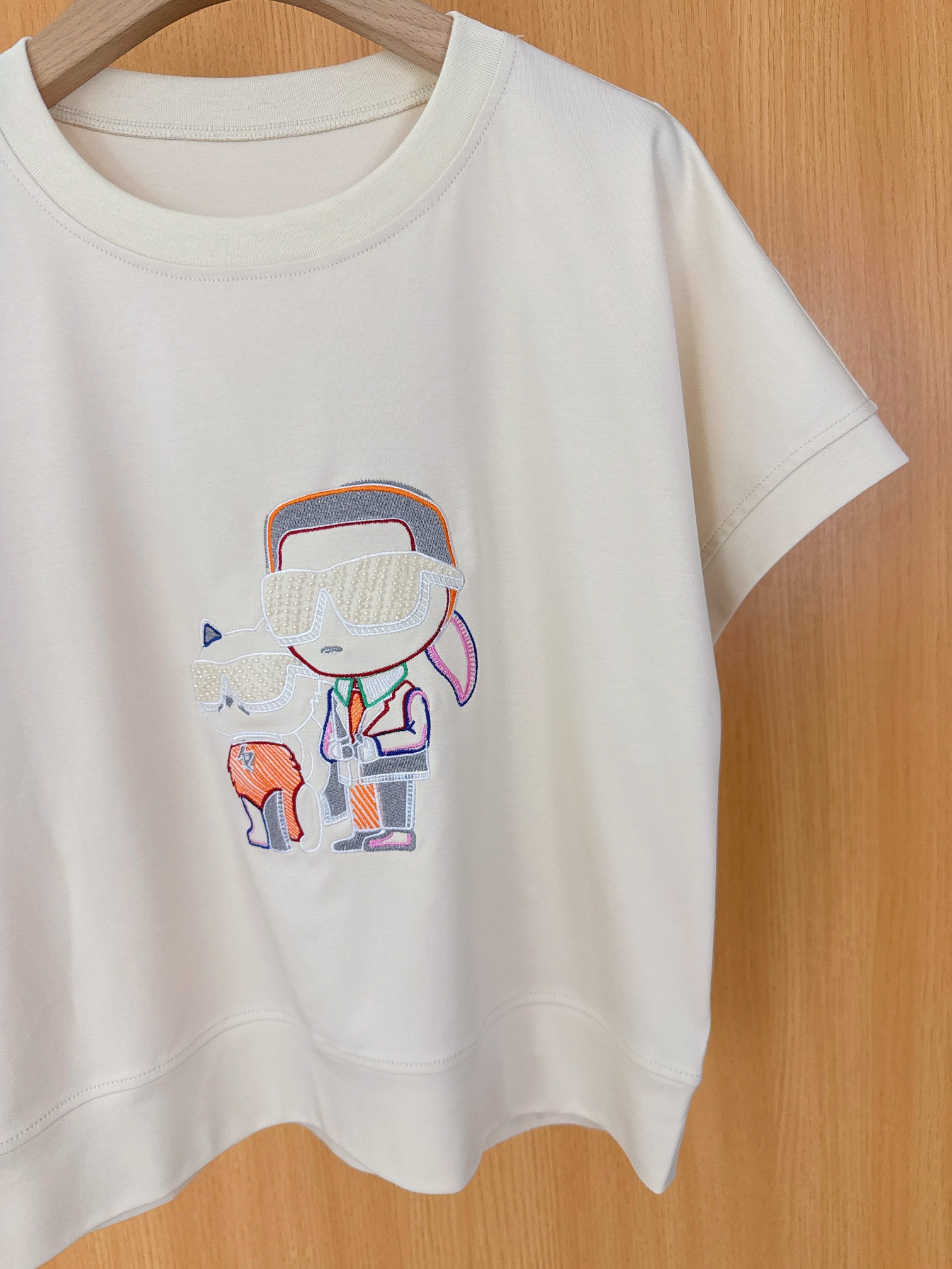 FEND Brand: High-End Women’s Clothes with Unique Design Aesthetics and Quality Packaging - 图片 8