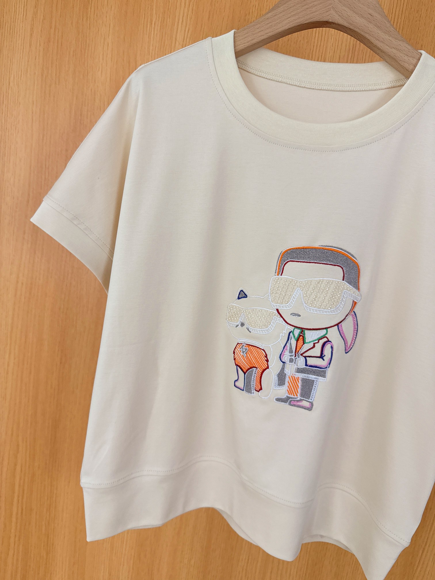 FEND Brand: High-End Women’s Clothes with Unique Design Aesthetics and Quality Packaging - 图片 6