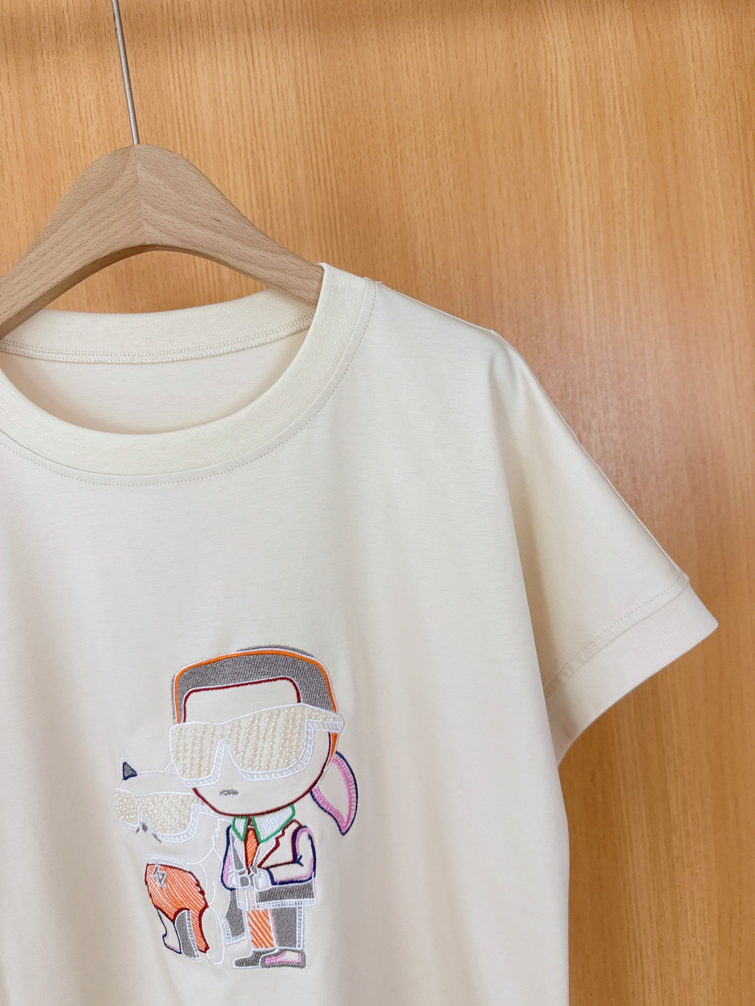 FEND Brand: High-End Women’s Clothes with Unique Design Aesthetics and Quality Packaging - 图片 7