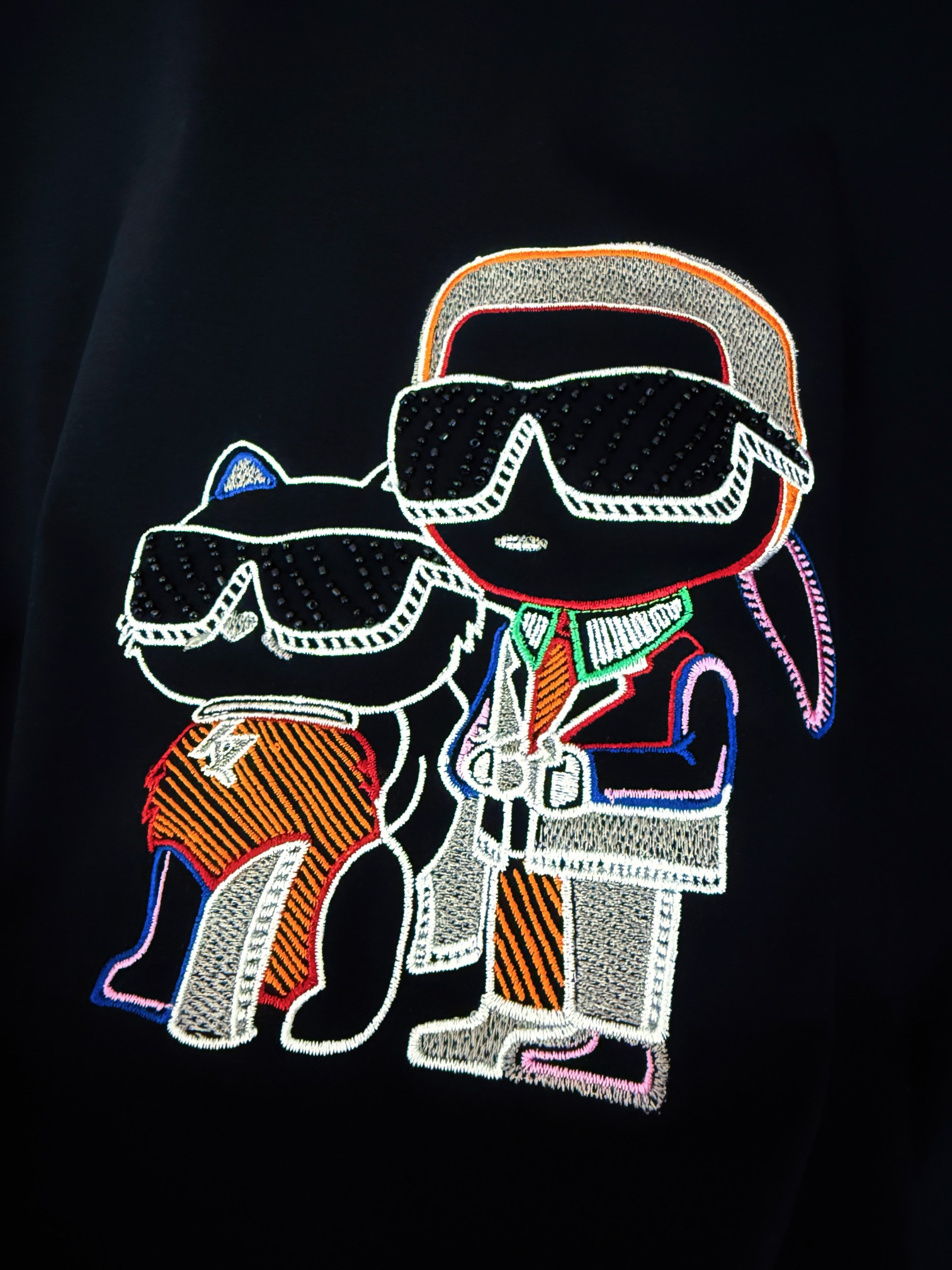 FEND Brand: High-End Women’s Clothes with Unique Design Aesthetics and Quality Zips - 图片 8