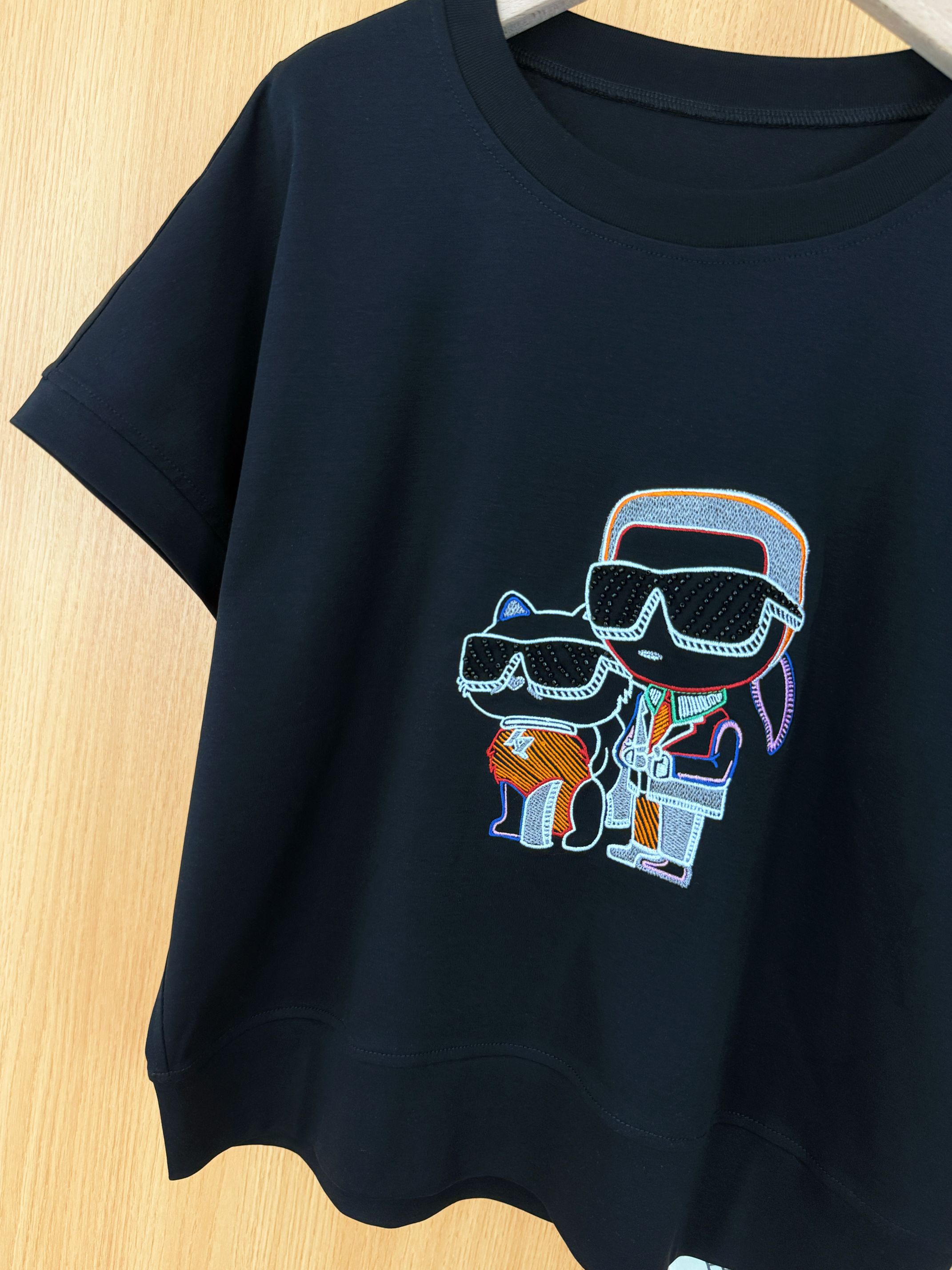 FEND Brand: High-End Women’s Clothes with Unique Design Aesthetics and Quality Zips - 图片 5