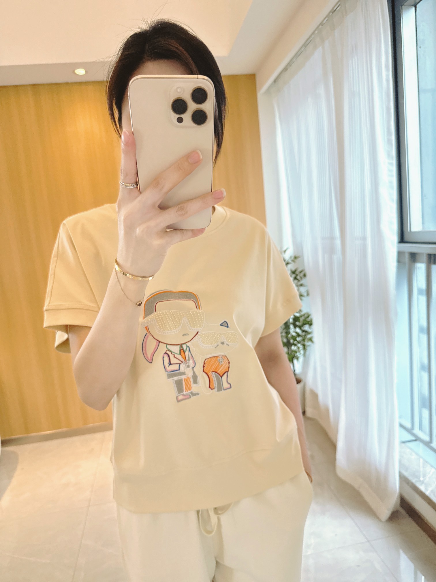 FEND: High-End Quality Women’s Clothes with Unique Design Aesthetics and Packaging Zips - 图片 2