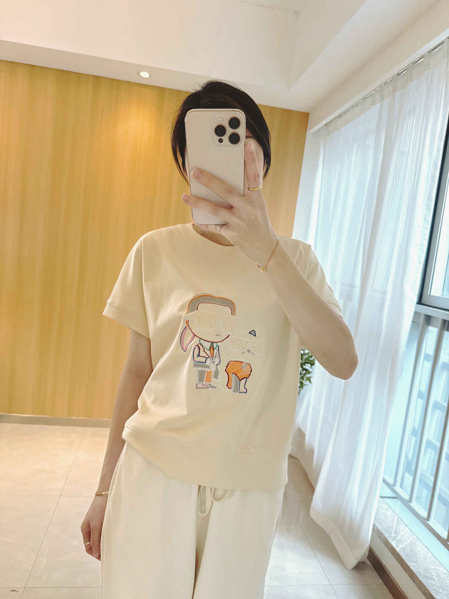 FEND: High-End Quality Women’s Clothes with Unique Design Aesthetics and Packaging Zips - 图片 3