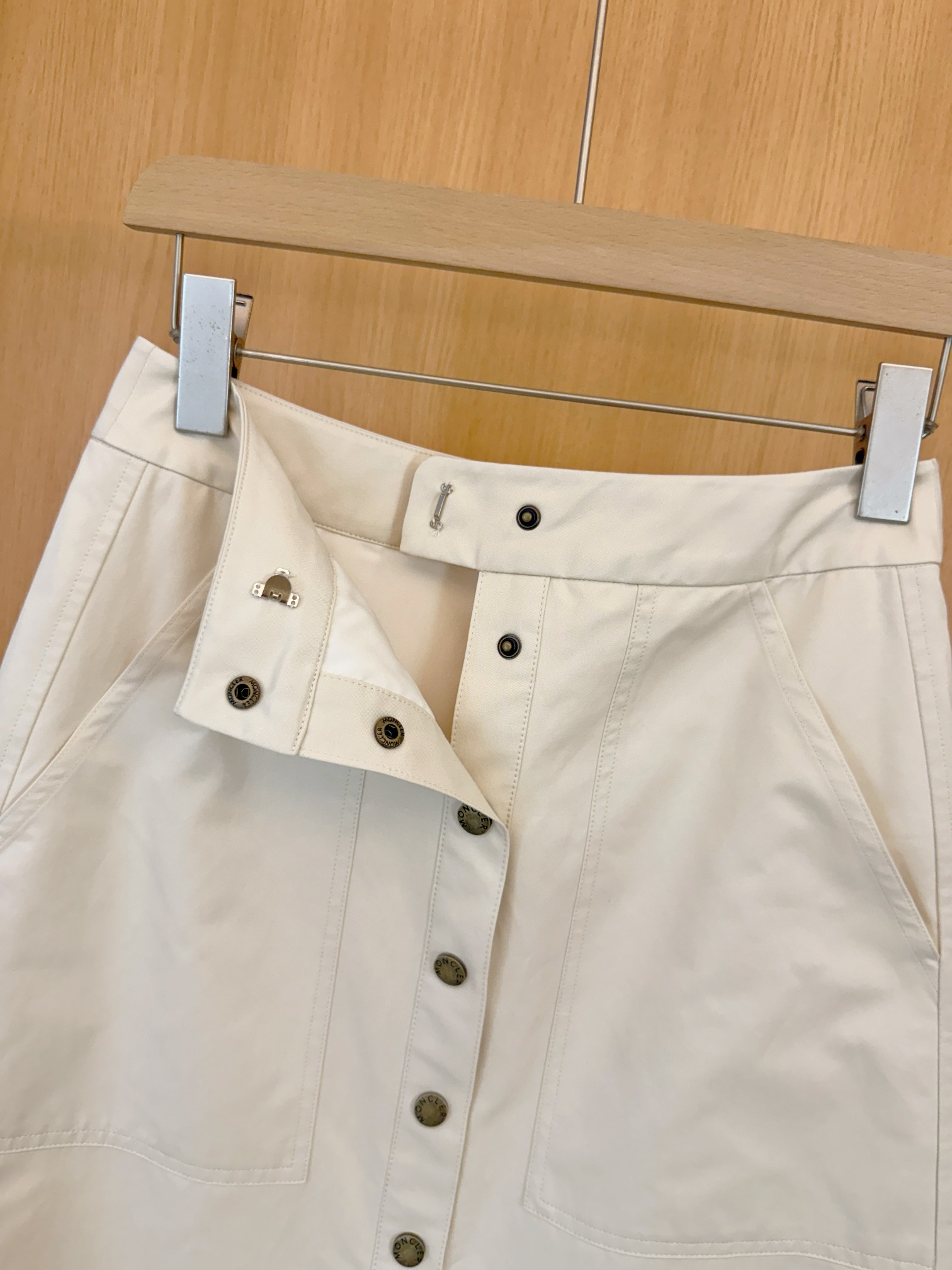 High-end Women’s Clothes with Slashed Fabric for Summer Fashion 2025 - 图片 6
