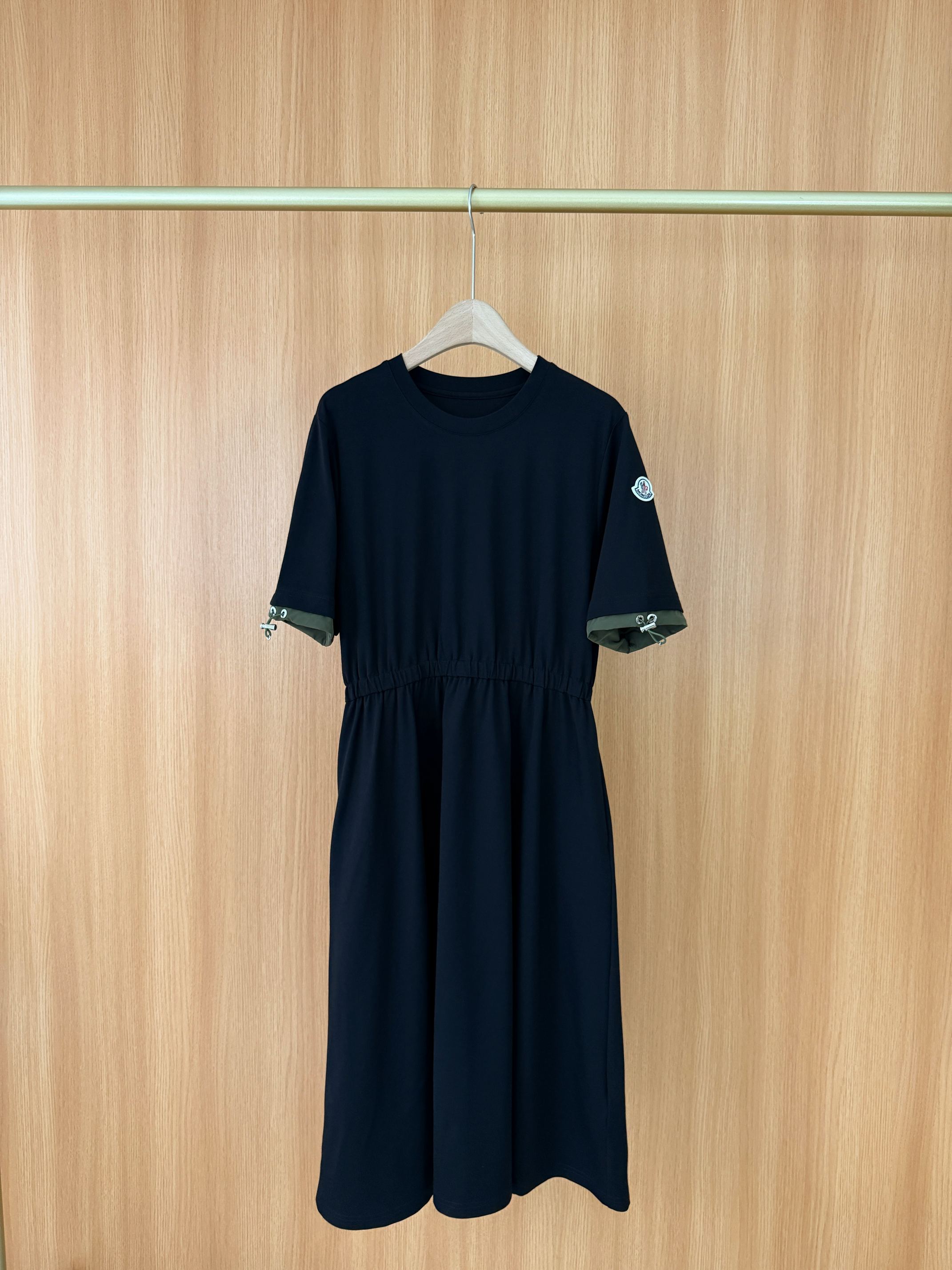 High Quality Women’s Clothes with Packaging Zips @2025: Moncler Colored Dress - 图片 1