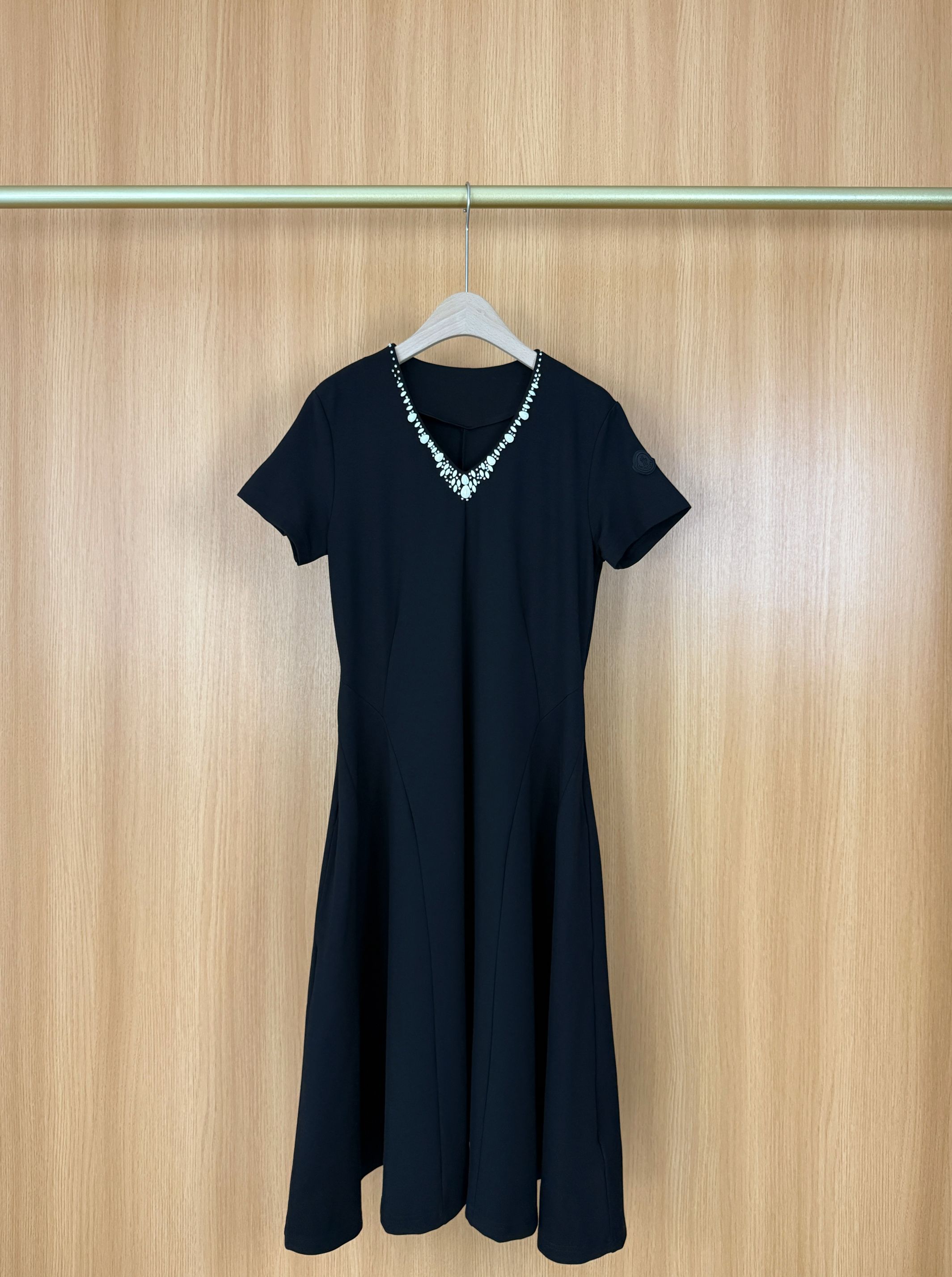 High Quality Women’s Clothes with Handmade Diamond Decorations and Unique Packaging Zips