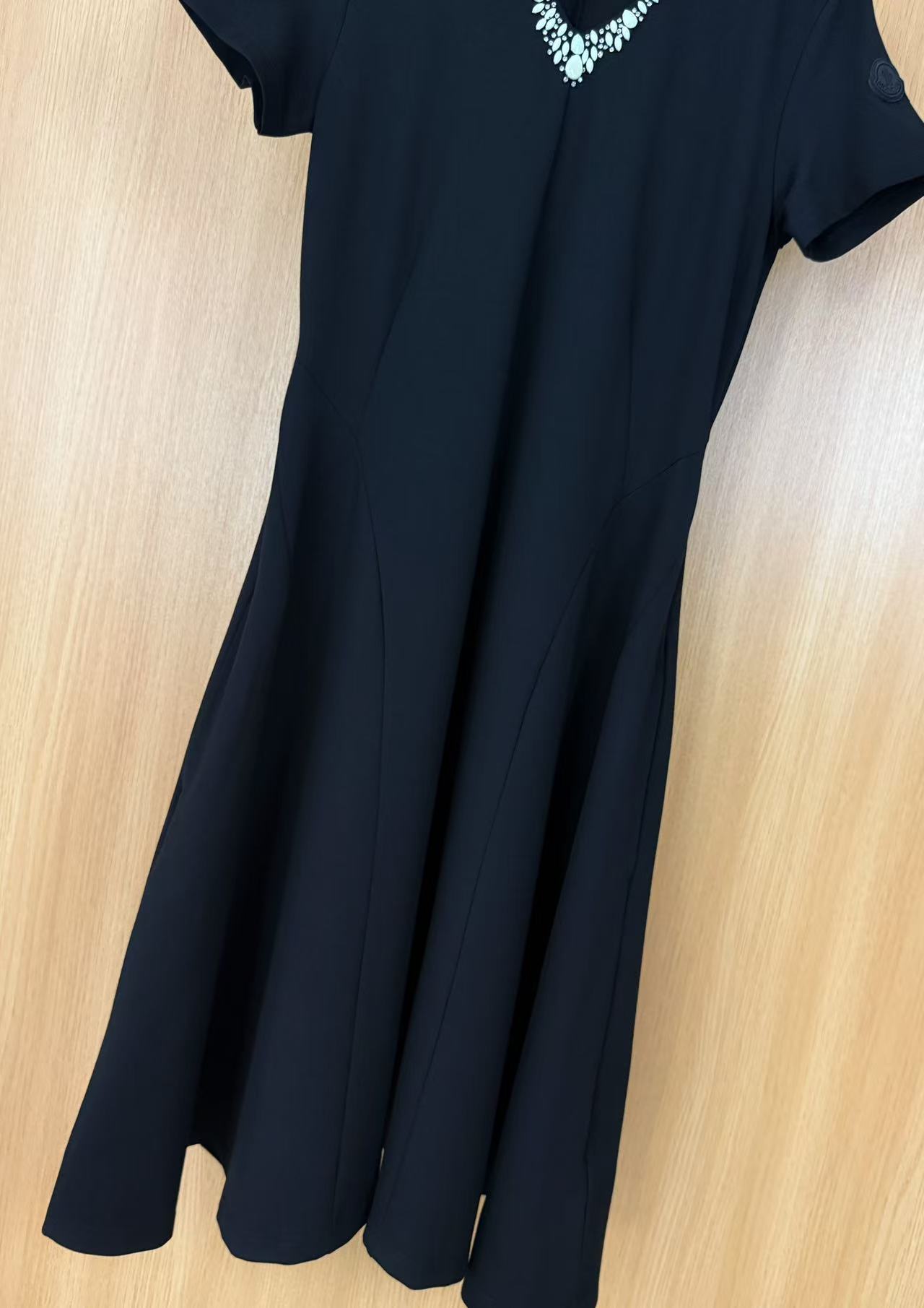 High Quality Women’s Clothes with Handmade Diamond Decorations and Unique Packaging Zips - 图片 7