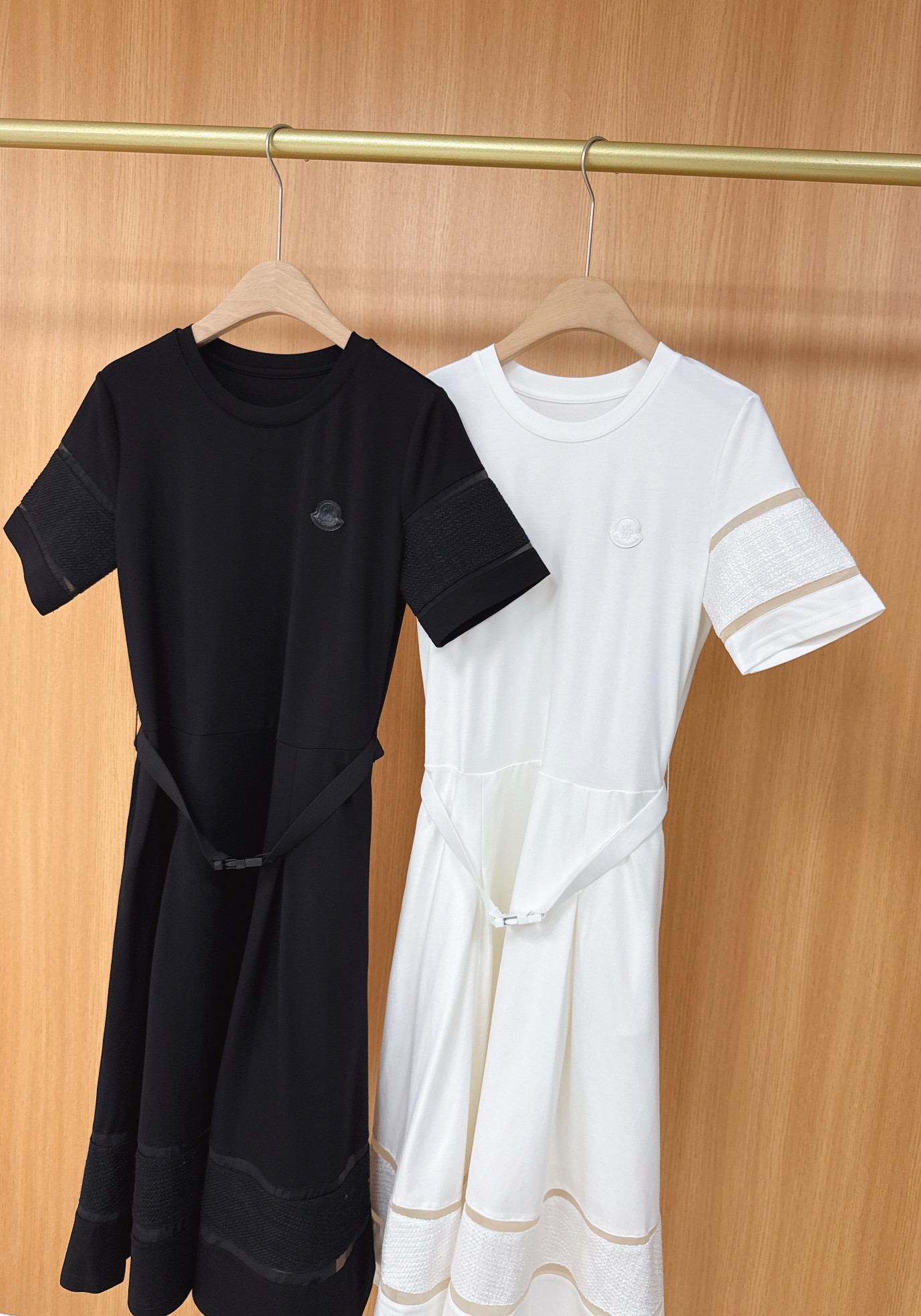 High-Quality Moncler T-Shirts with Unique Designs and Cotton Fabrics - 图片 3