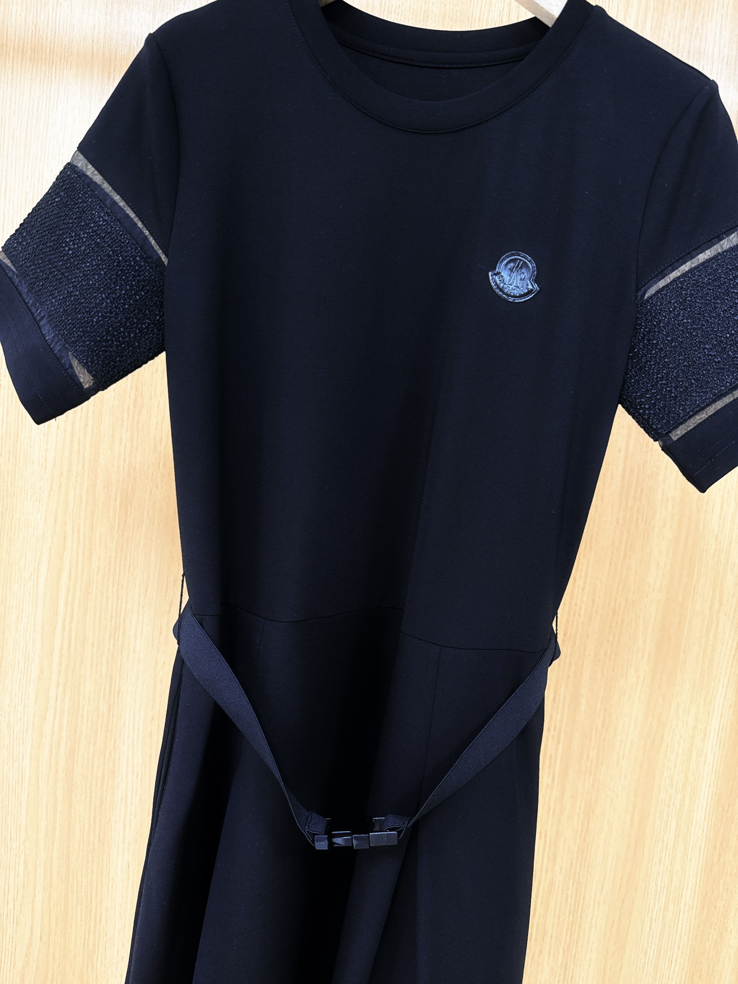 High-Quality Moncler T-Shirts with Unique Designs and Cotton Fabrics - 图片 5