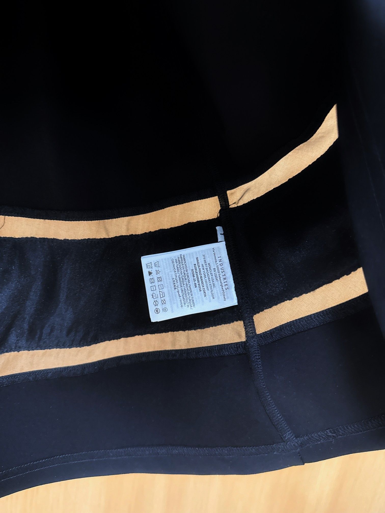 High-Quality Moncler T-Shirts with Unique Designs and Cotton Fabrics - 图片 8