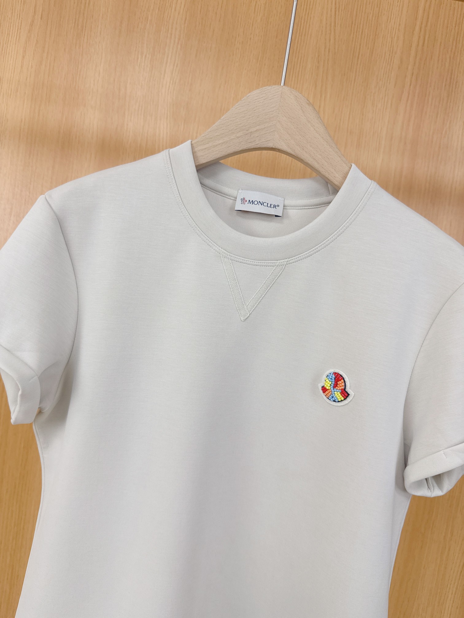2025 Unique New Moncler Women’s Clothes: High Quality, Comfortable, Stylish Packagings - 图片 7