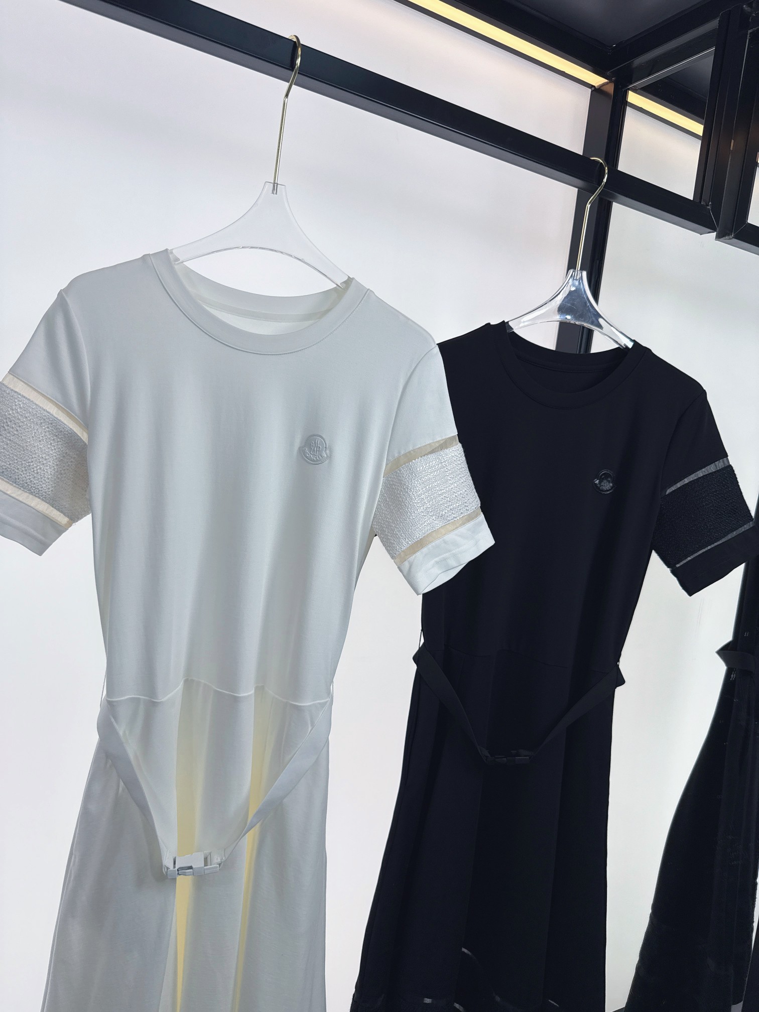 2025 Unique Moncler Women’s Clothes: High Quality with Packing Zips - 图片 3