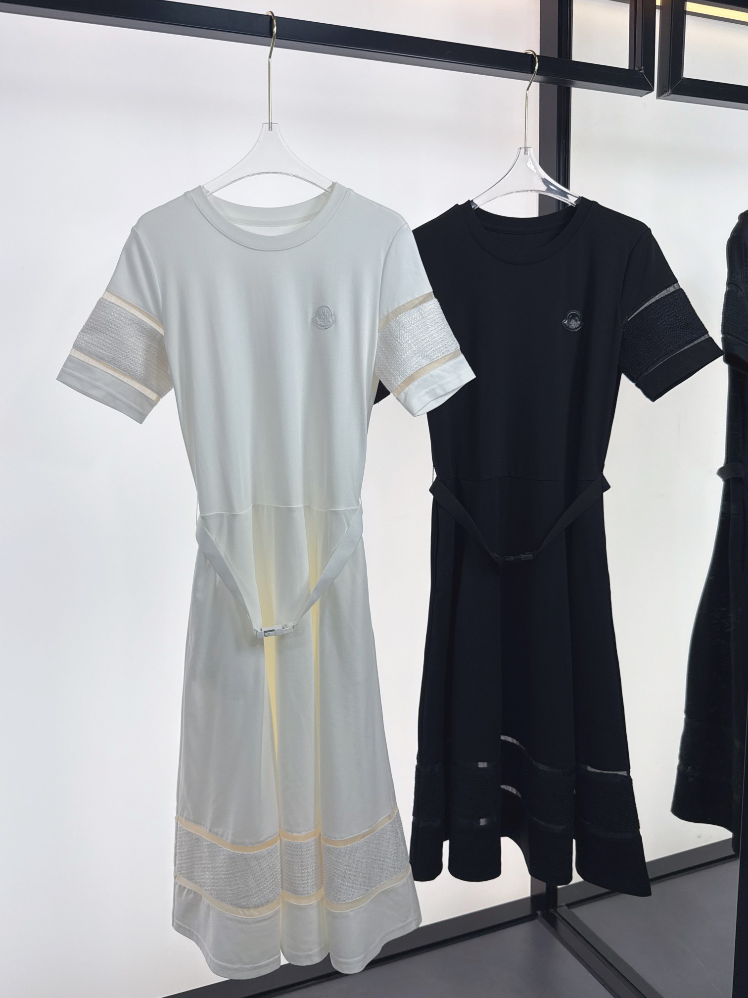 2025 Unique Moncler Women’s Clothes: High Quality with Packing Zips - 图片 2