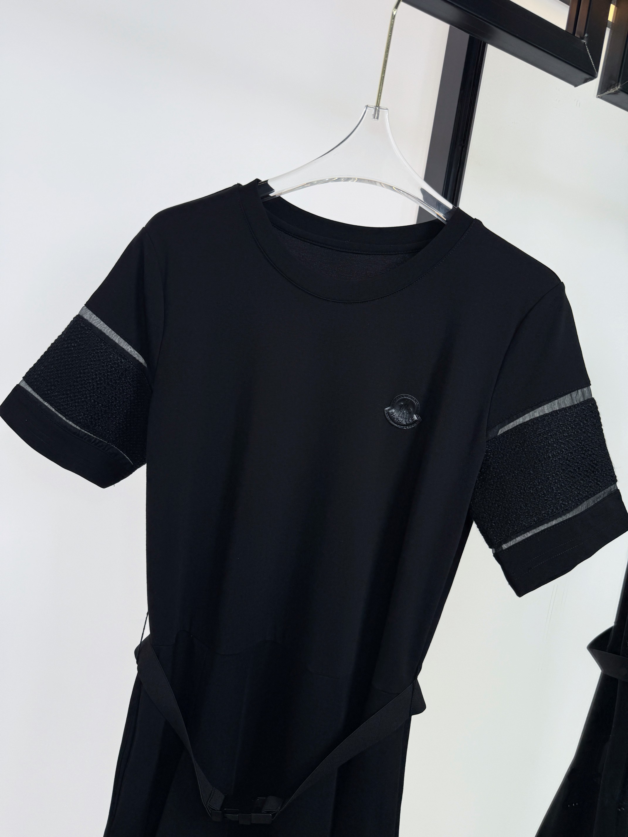 2025 Unique Moncler Women’s Clothes: High Quality with Packing Zips - 图片 6