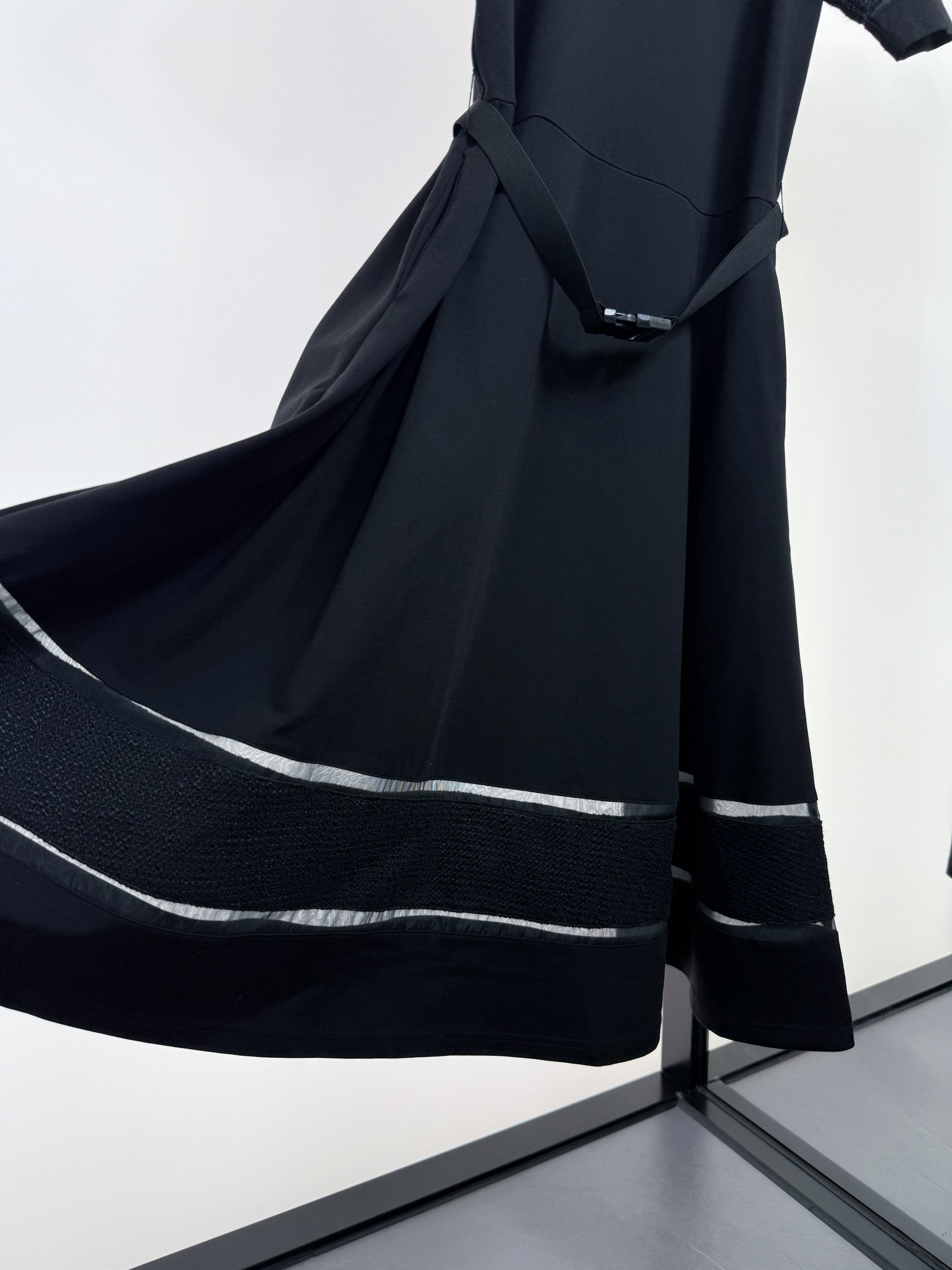 2025 Unique Moncler Women’s Clothes: High Quality with Packing Zips - 图片 7