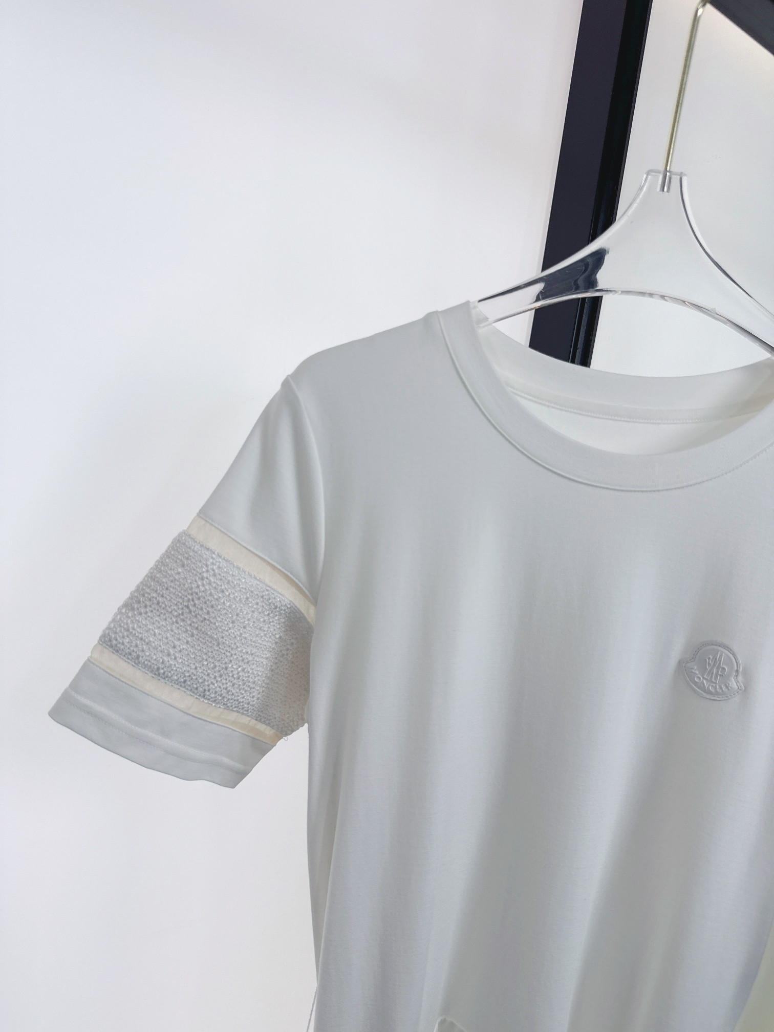 New Moncler Women’s Clothes 2025: High Quality with Unique Design Elements - 图片 5