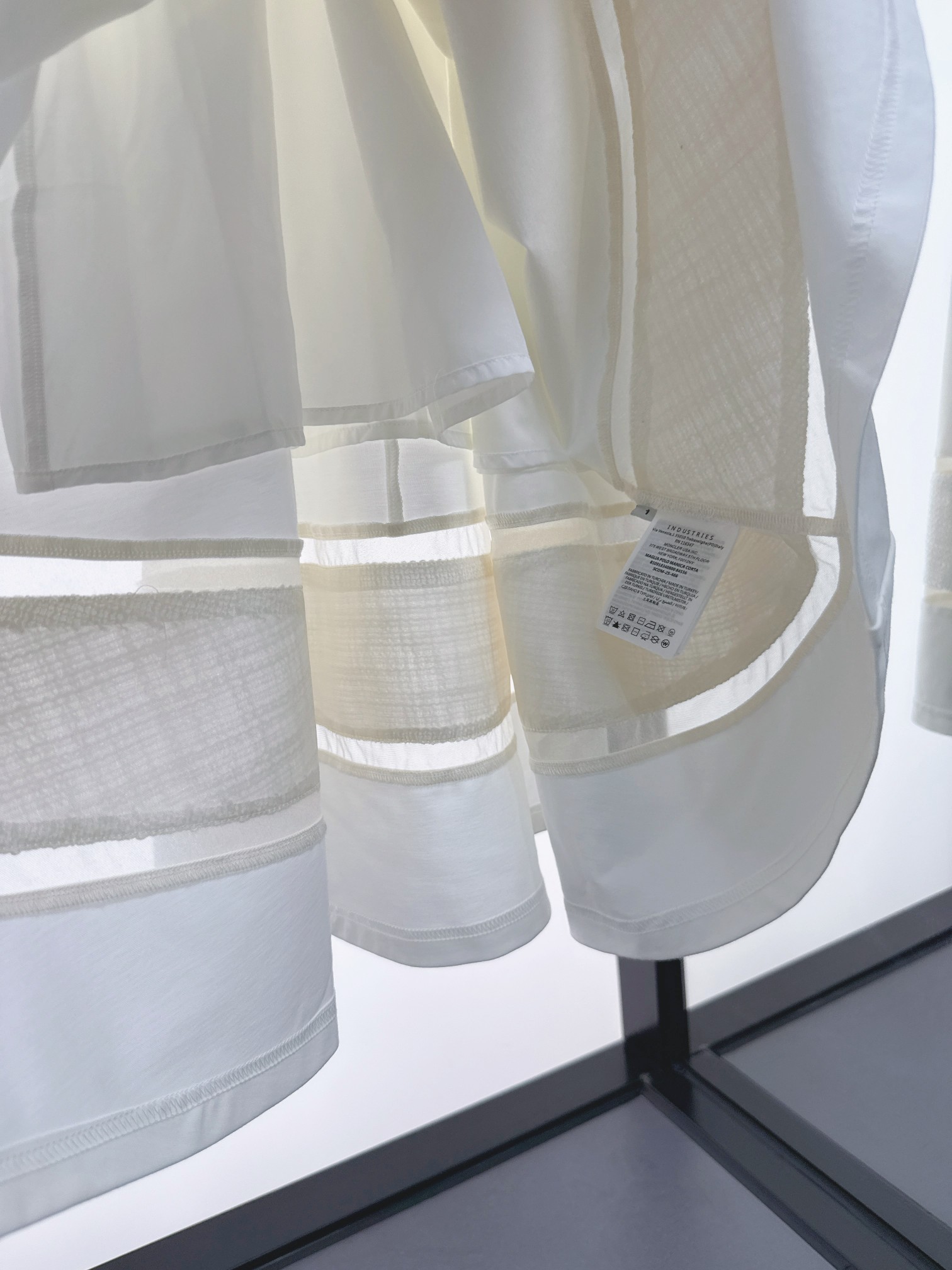 New Moncler Women’s Clothes 2025: High Quality with Unique Design Elements - 图片 8