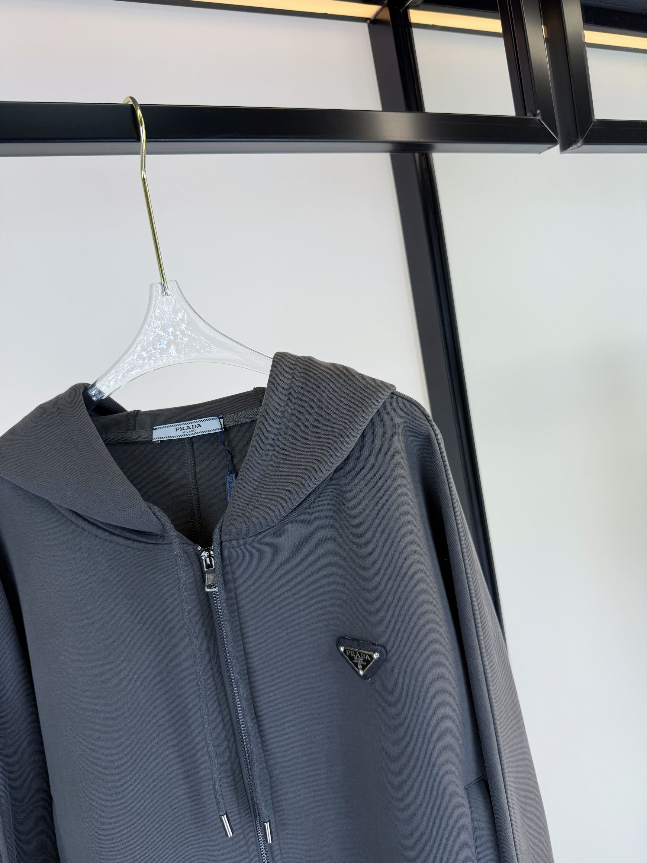 “High-End Quality Women’s Clothes: Unique NewPradala Chain Guard for Autumn Comfort and Style 2025” - 图片 5