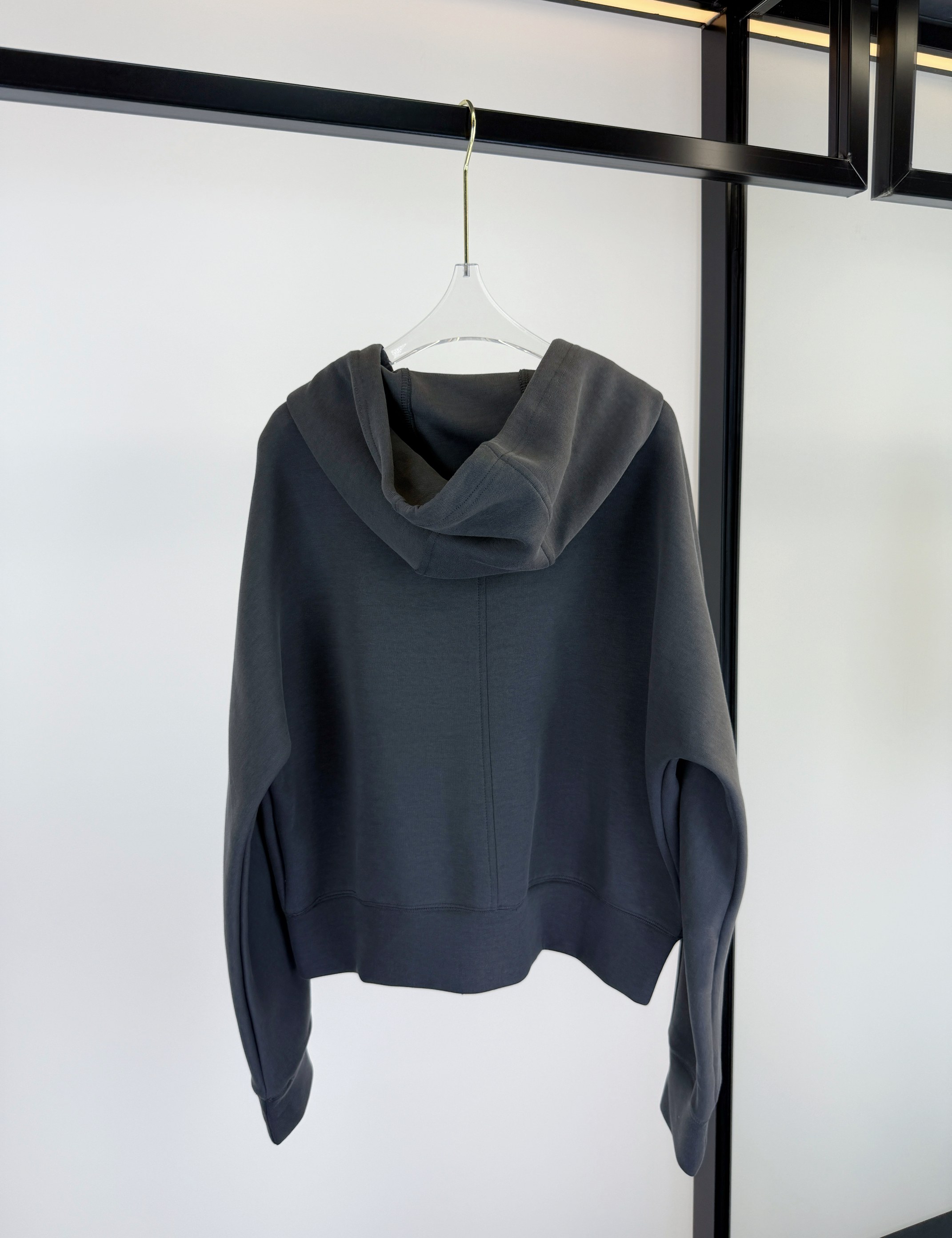 “High-End Quality Women’s Clothes: Unique NewPradala Chain Guard for Autumn Comfort and Style 2025” - 图片 8