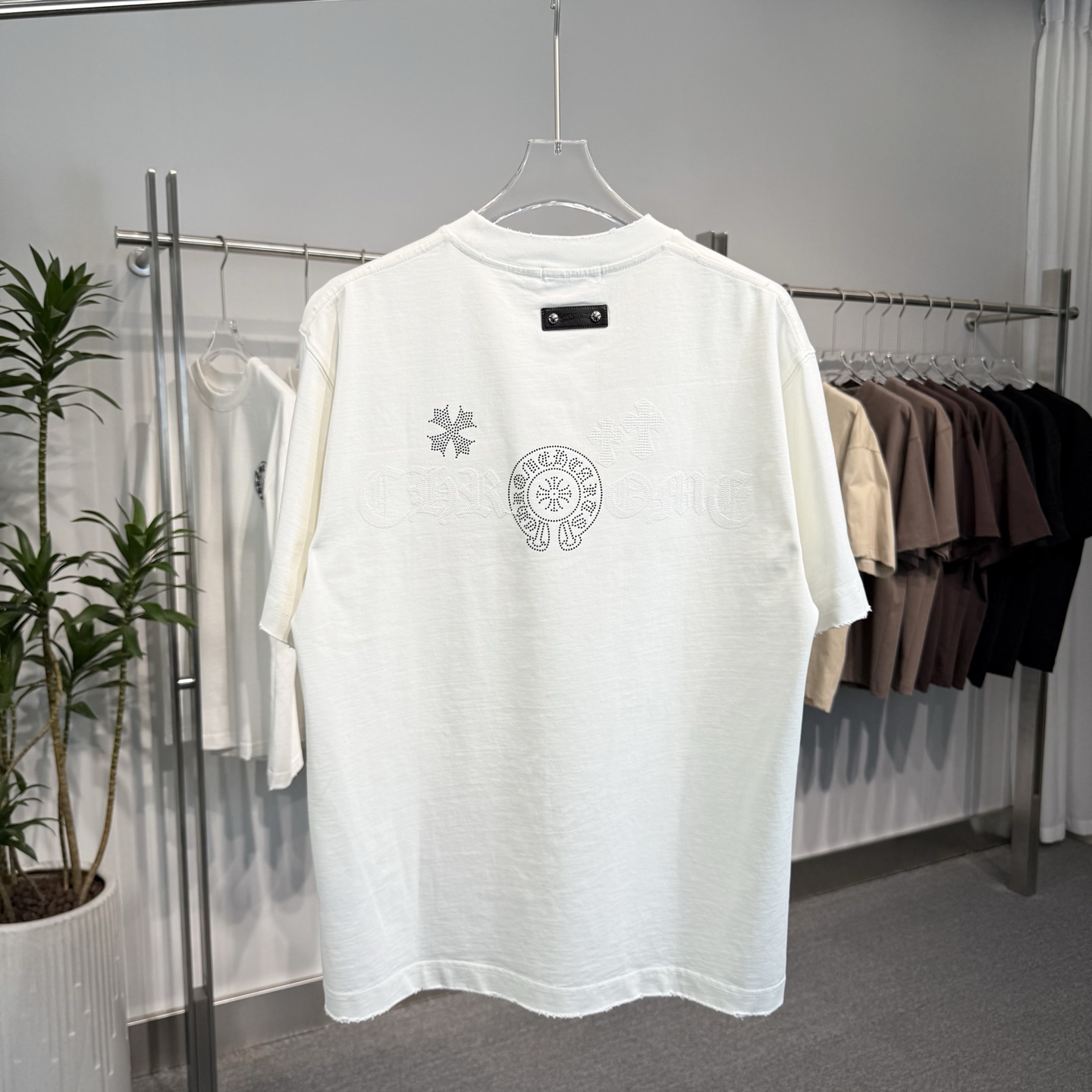 T-shirt da uomo con cuori cromati, nuova SMLXL — photo 2