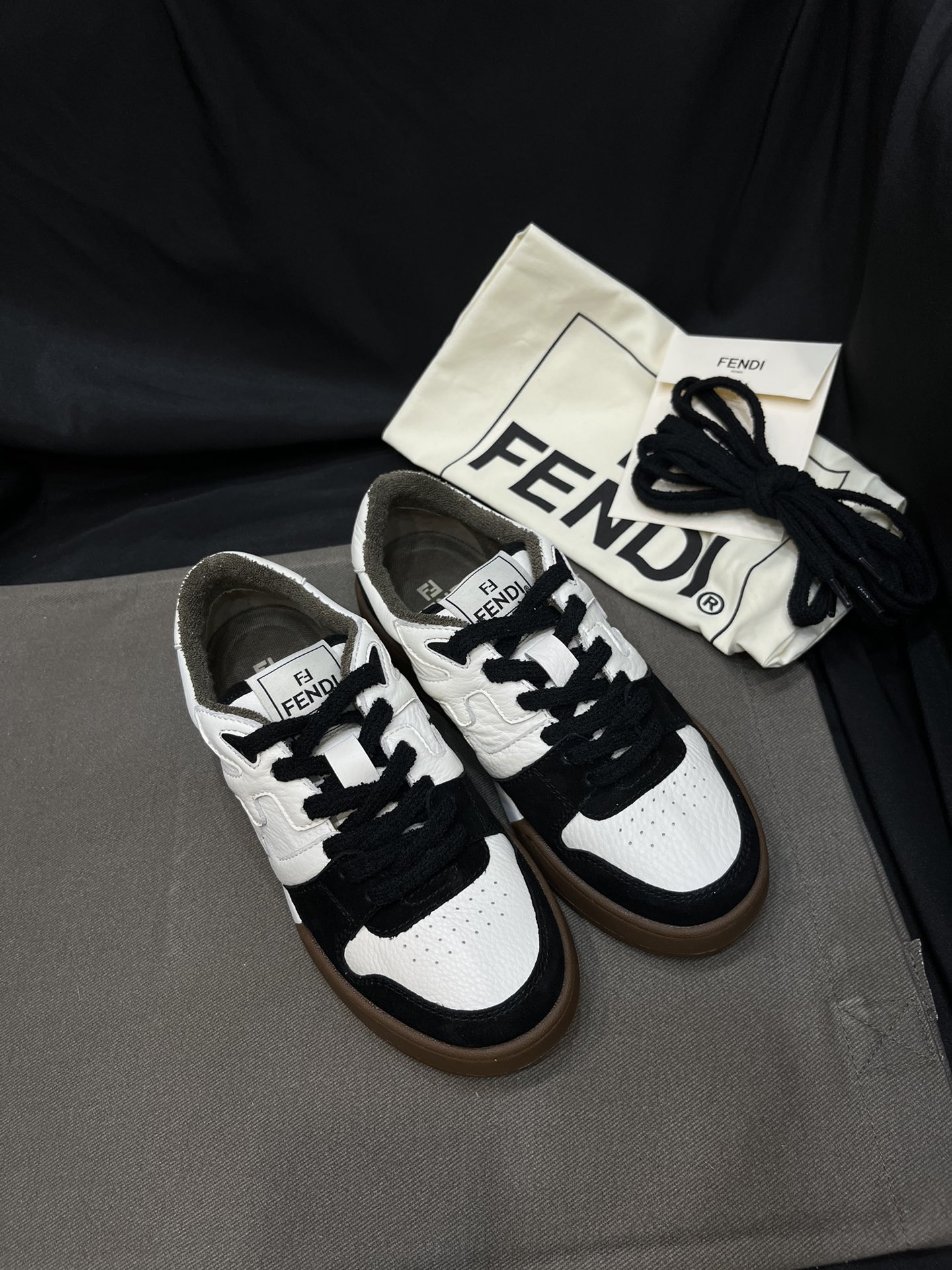 Fendi Sapatos de Skate Unissexo