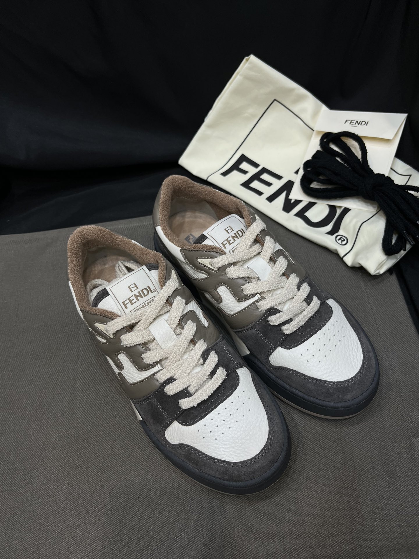 Fendi Sapatos de Skate Unissexo