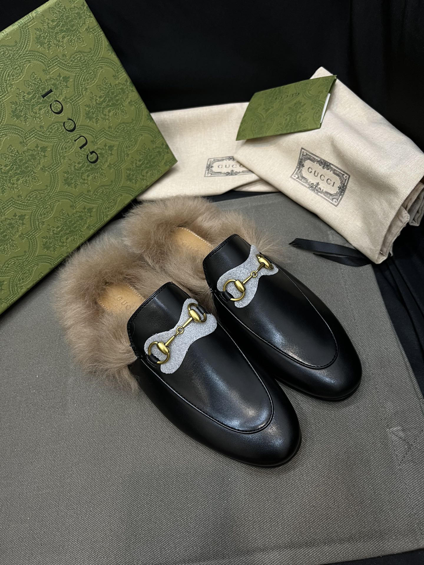 Gucci Sapatos Meio Chinelos Pele de vitelo Couro vaca genuíno Lã Colecção Inverno