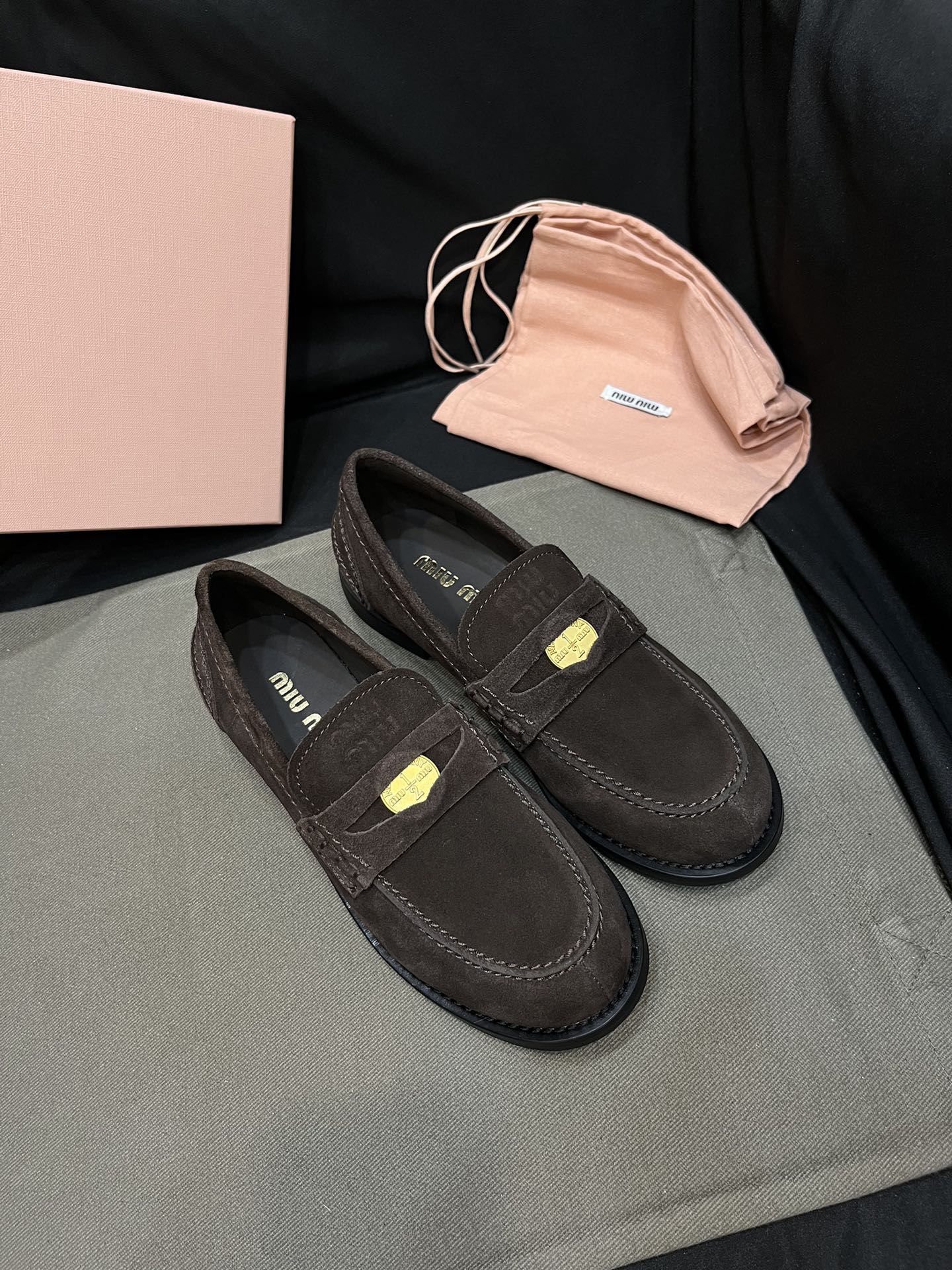 MiuMiu Sapatos Loafers Chamas