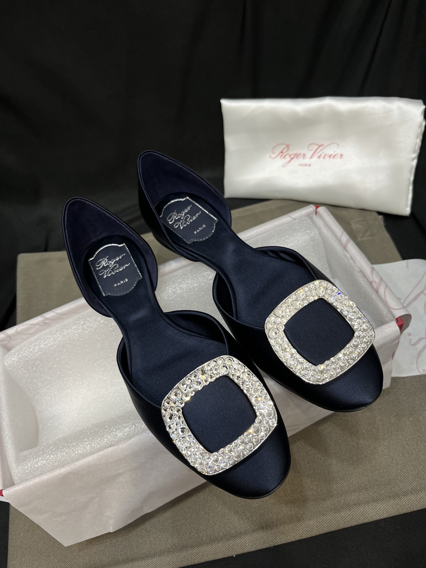 Roger Vivier Sapatos de Camada Única Pele de carneiro Seda