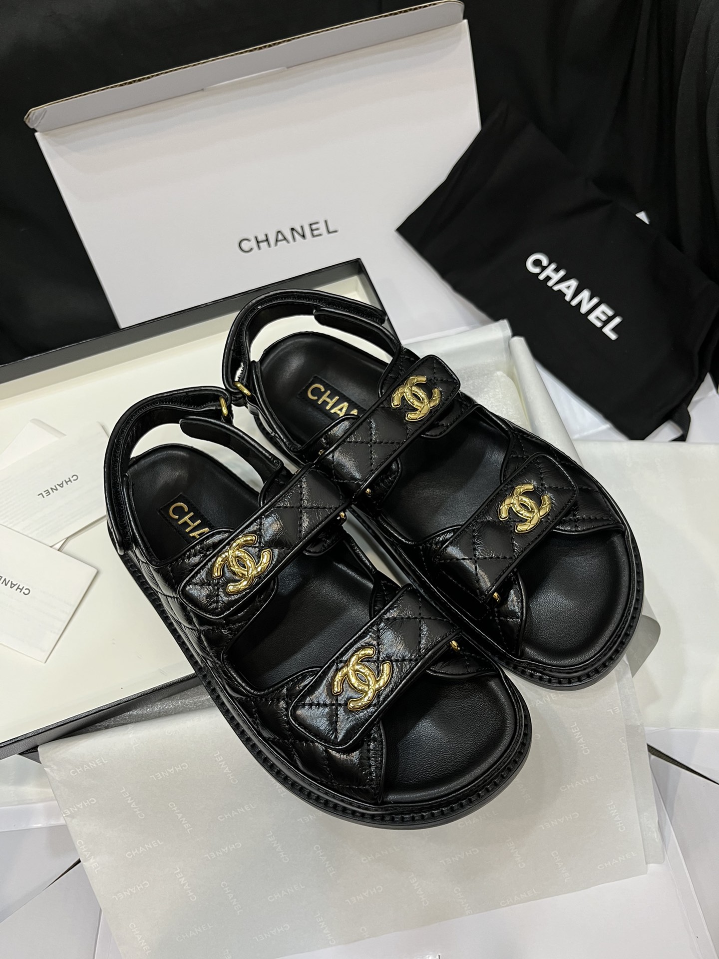 Chanel Moda
 Sapatos Sandálias Hardware Dourado Pele de cordeiro carneiro Colecção Primavera/Verão Praia