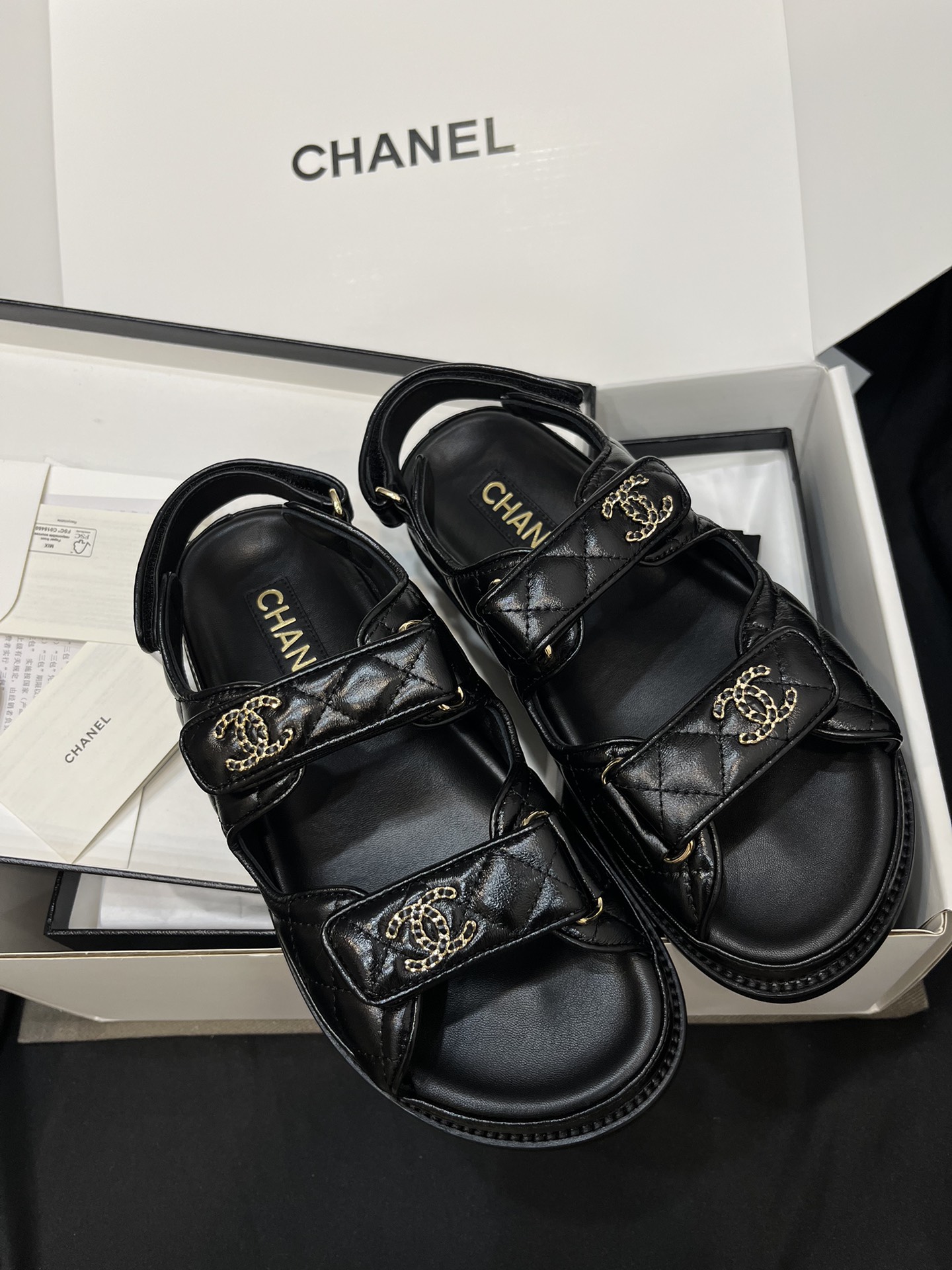 Chanel Sapatos Sandálias Hardware Dourado Pele de cordeiro carneiro Colecção Primavera/Verão Praia