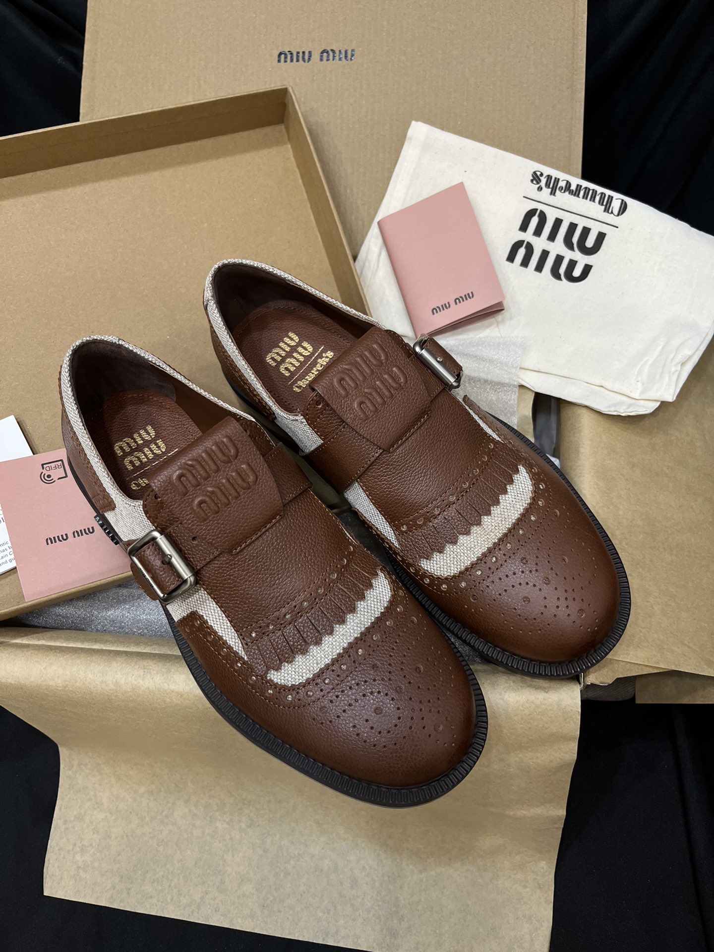 MiuMiu Sapatos de Couro