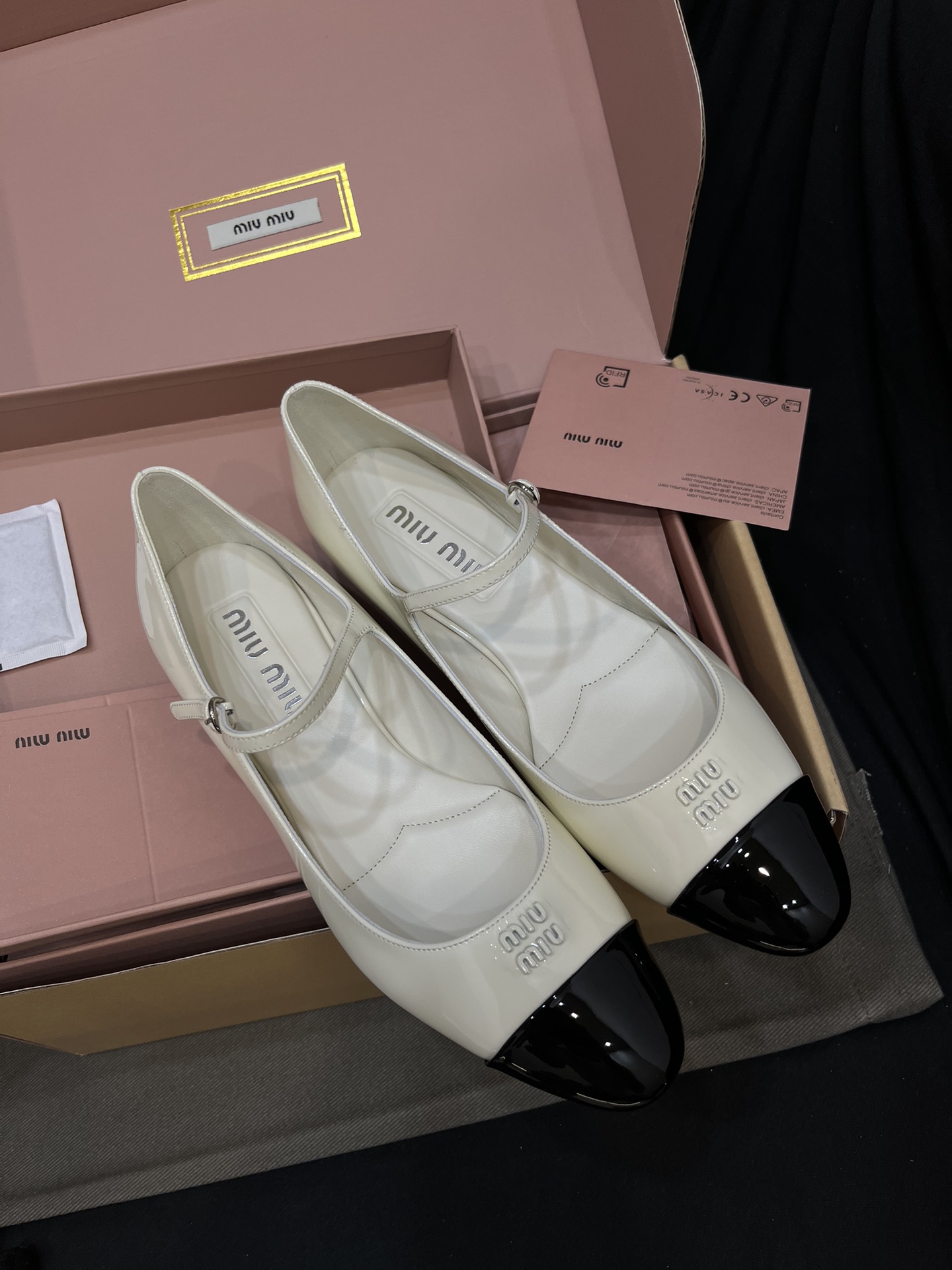 MiuMiu Sapatos de Camada Única Couro envernizado Pele de carneiro Colecção Primavera