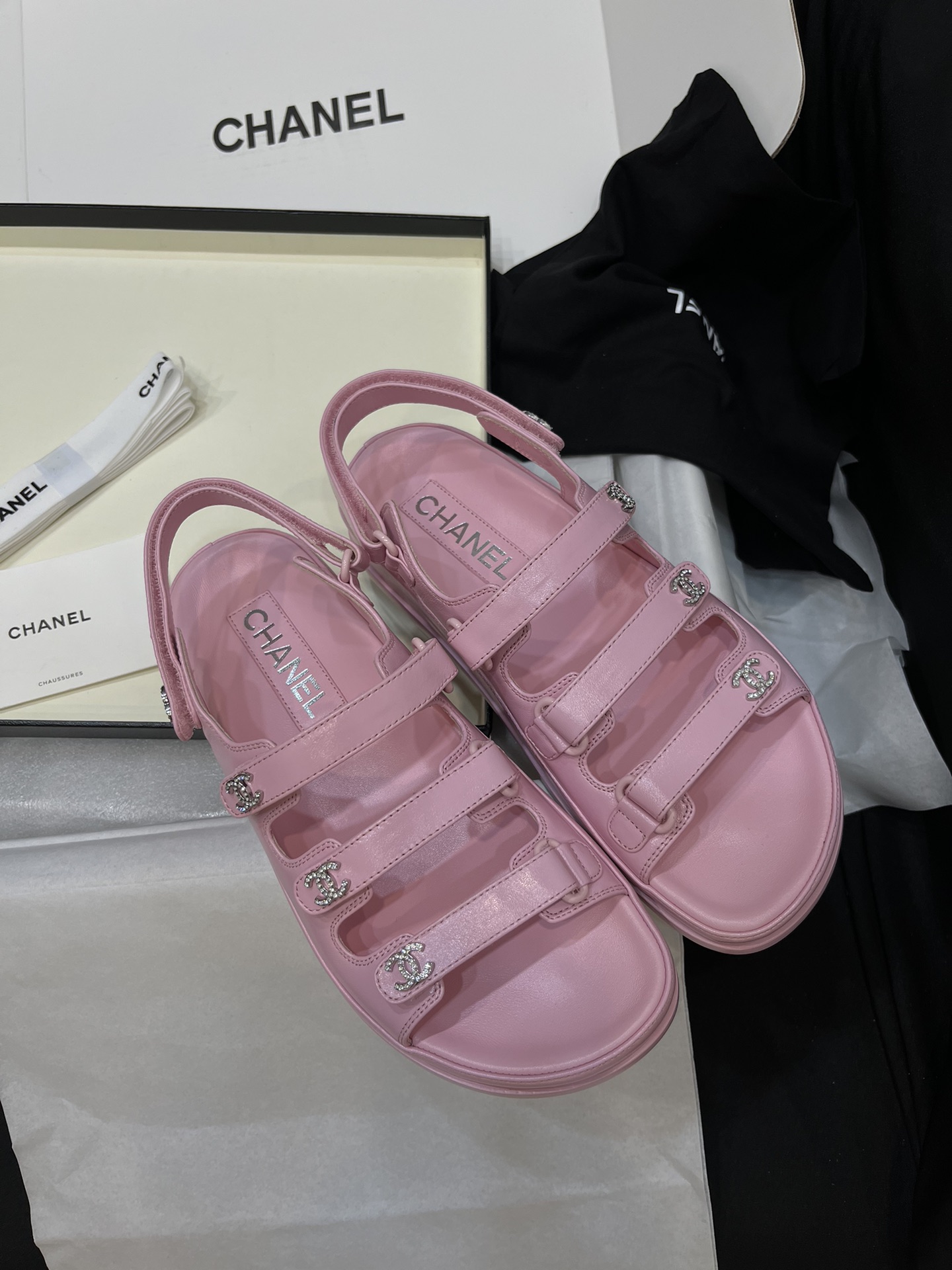 Designer de réplica barata
 Chanel Sapatos Sandálias Couro genuíno Pele carneiro Colecção Primavera/Verão Praia