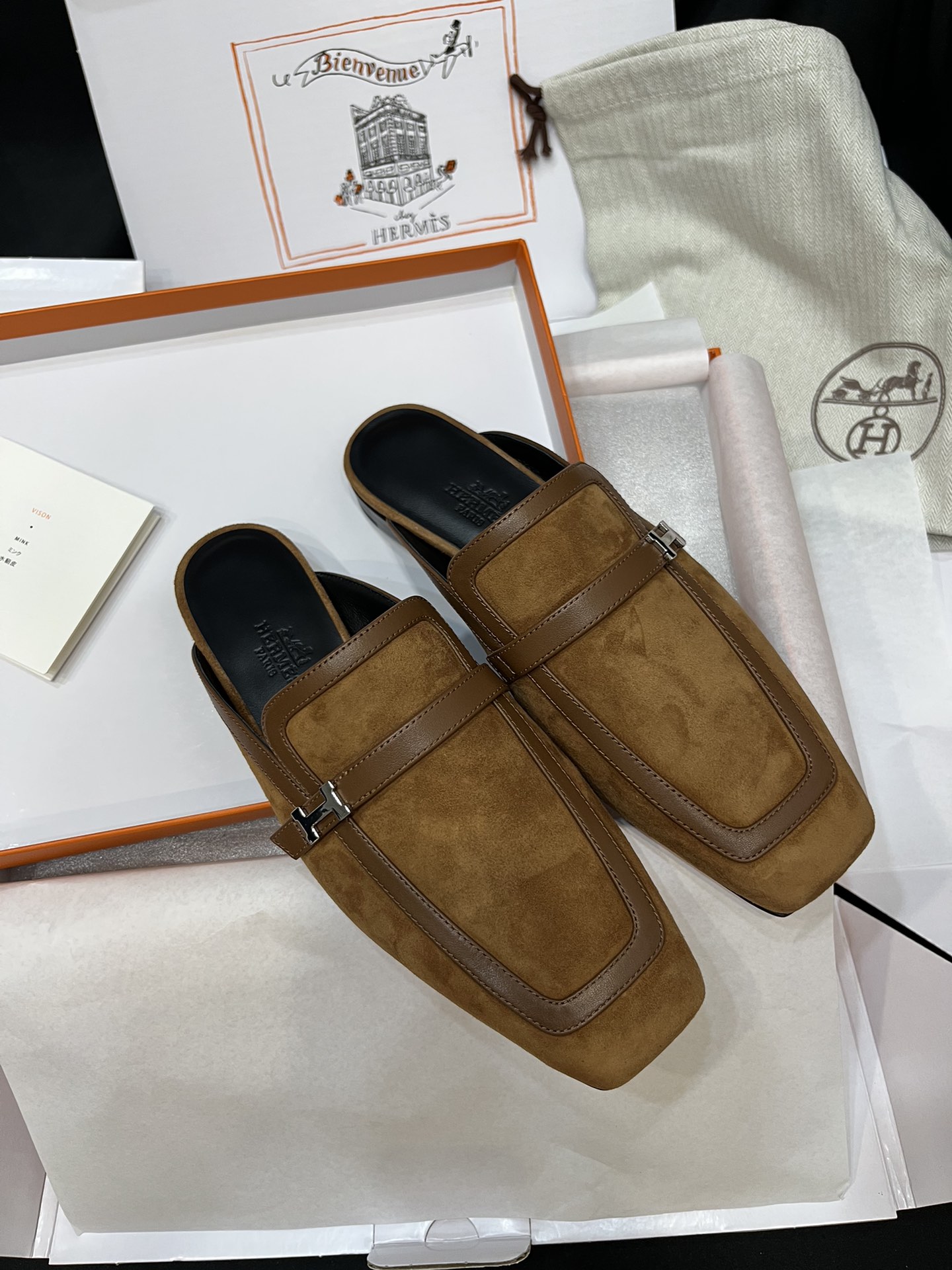 Hermes Sapatos Meio Chinelos Khaki Chamas Couro genuíno Pele de cordeiro carneiro Colecção Primavera/Verão Perna Larga