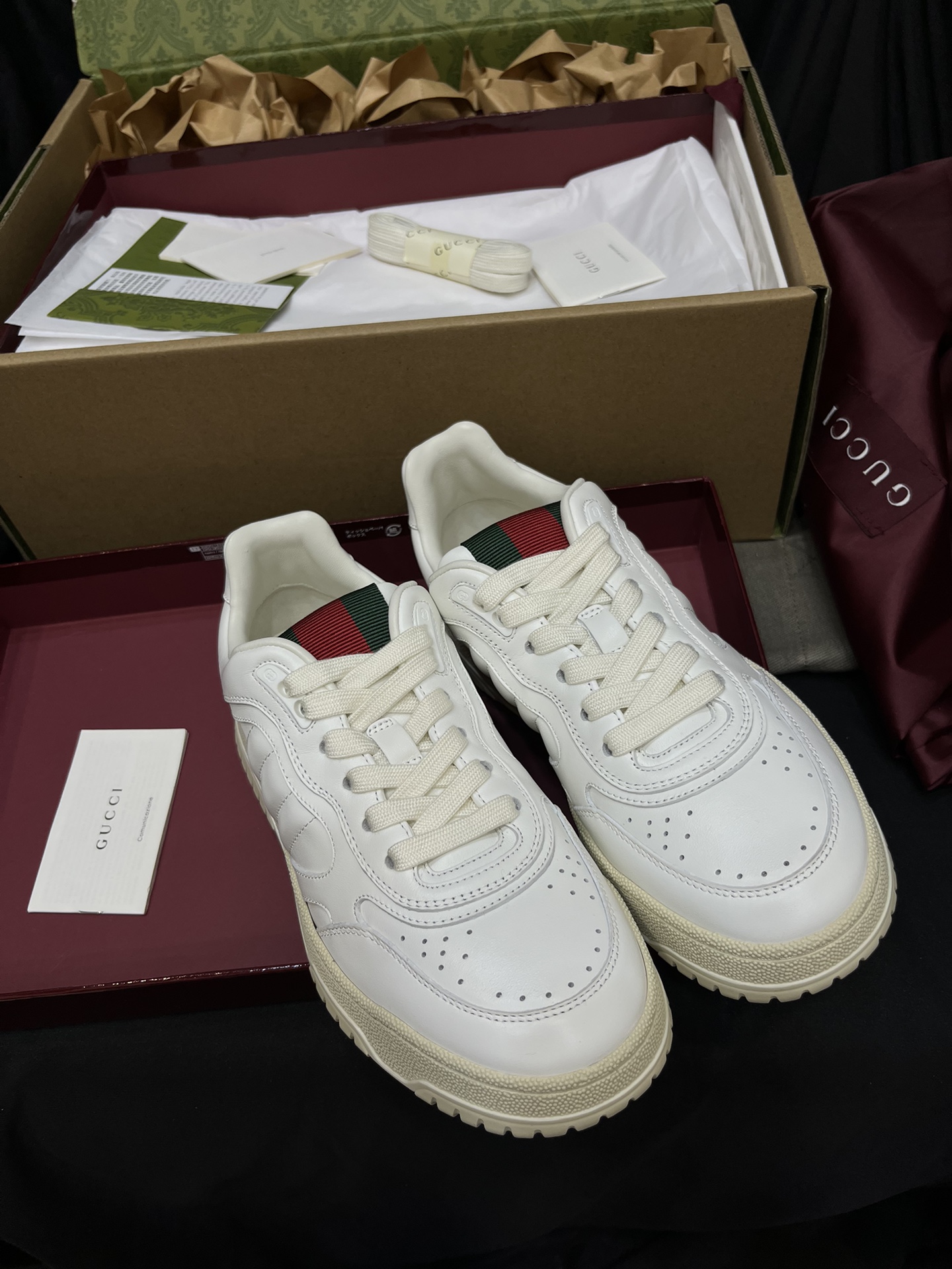 Gucci Aaaa
 Sapatos de Skate Tênis Branco Bordados Unissexo Pele de vitelo Canvas Couro vaca cordeiro carneiro TPU Calças moletom