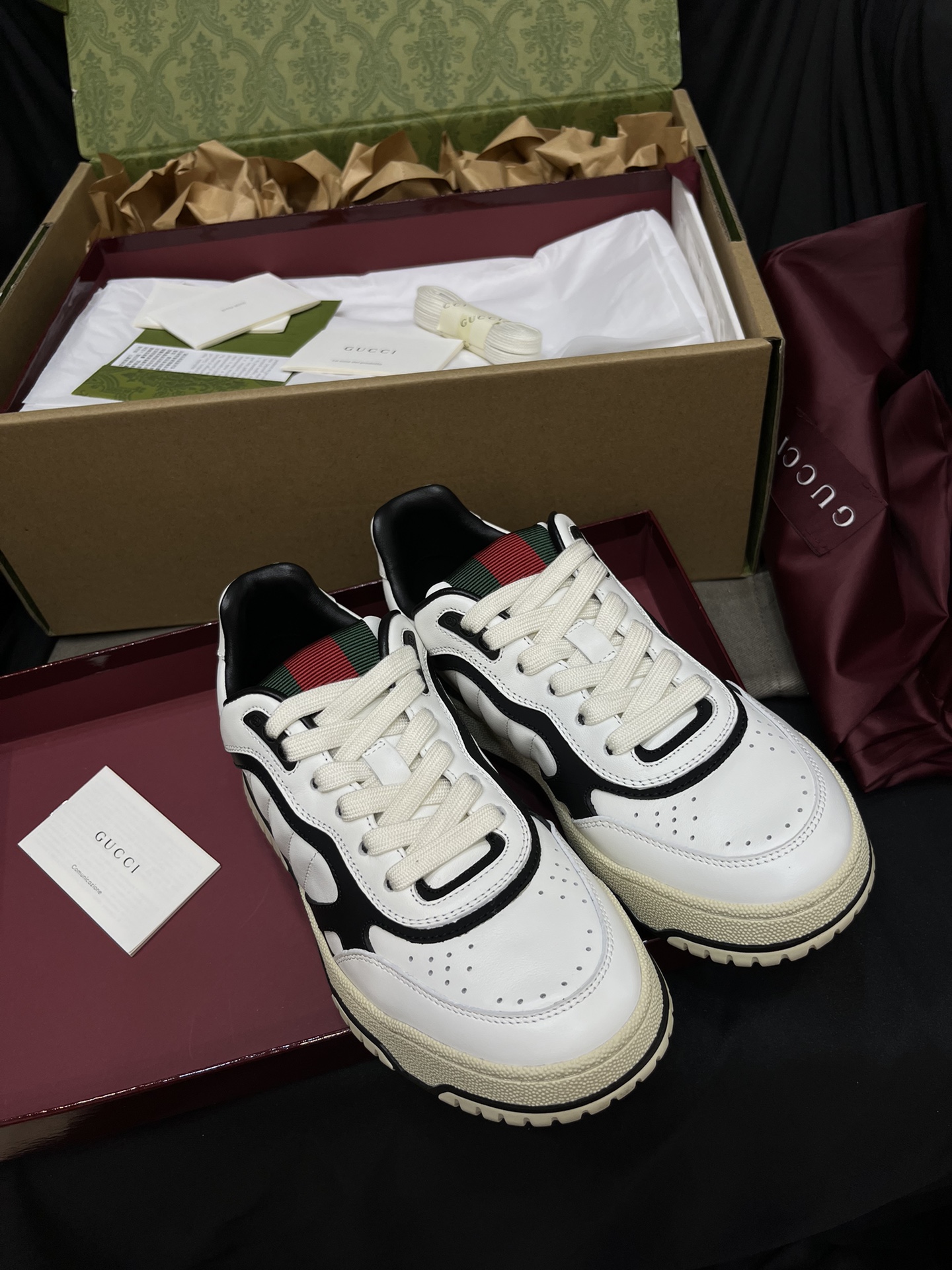 Melhor réplica
 Gucci Sapatos de Skate Tênis Branco Bordados Unissexo Pele de vitelo Canvas Couro vaca cordeiro carneiro TPU Calças moletom