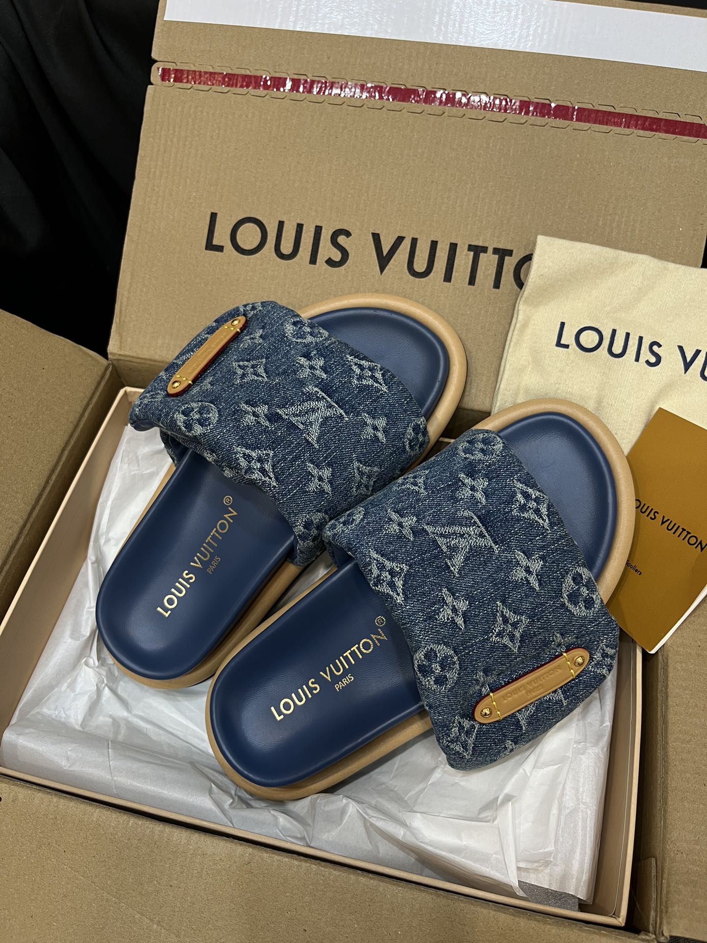 Louis Vuitton Sapatos Chinelos Azul Denim Bordados Pele de cordeiro carneiro