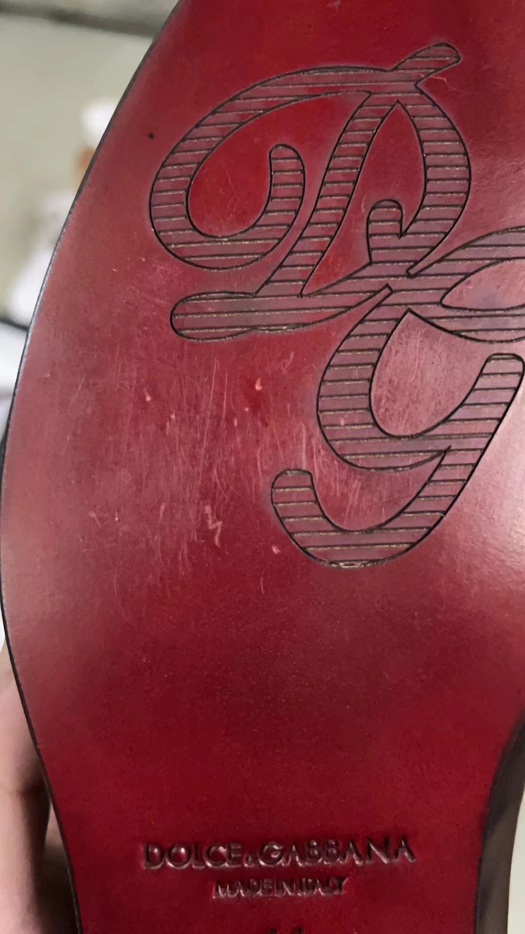 NO:344688,Please step on genuine leather shoes in the shoe box to try on. Don’t try on them. It is easy to stick sand to cause trachoma, pits and marks. The heel of the upper cannot be repaired and affected by secondary sales. The picture does not return or exchange. Leather soles19860909真皮大底的鞋子请踩在鞋盒里试穿,,不要下地试穿,很容易粘上沙子导致有沙眼有坑有印记,鞋面后跟有折痕的这些都修复不了影响二次销售,如图不退换,,Leather soles,Men's shoes